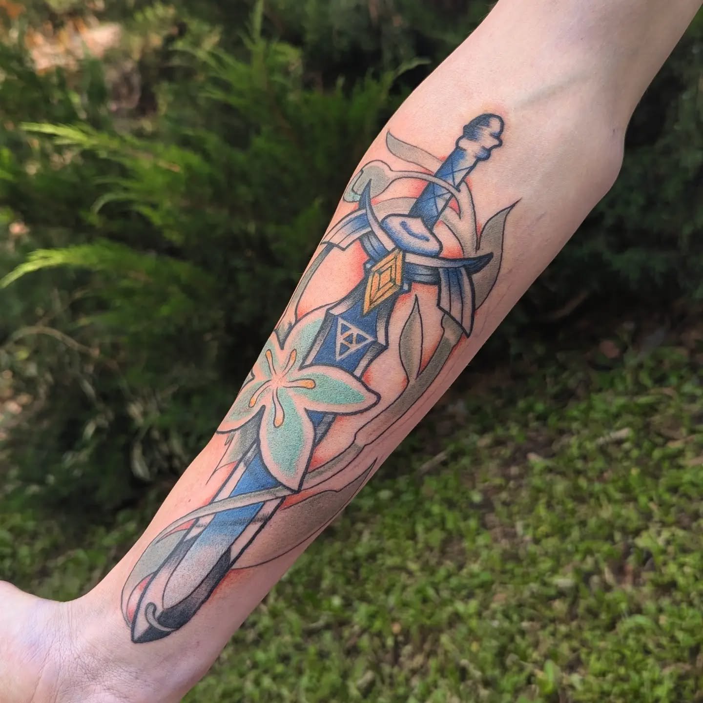 Legend of Zelda Master Sword for @westinsherman for his first tattoo 🙏 Good job dood!

#tattoo #mastersword #legendofzeldatattoo
