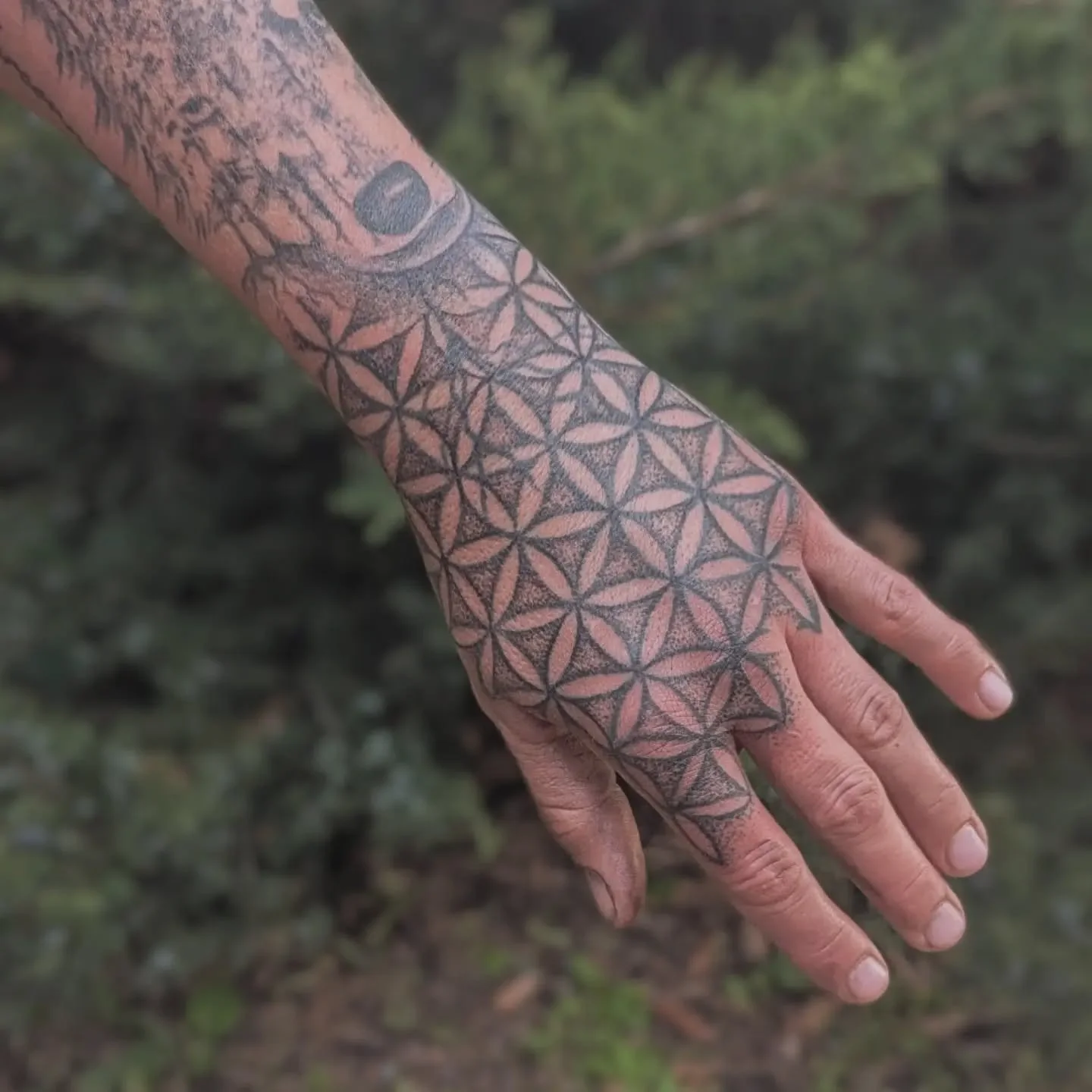 Second pass today for Michaela 🙏

I'm currently booking through November holler at me.

#sacredgeometry #sacredgeometrytattoo #dotworktattoo