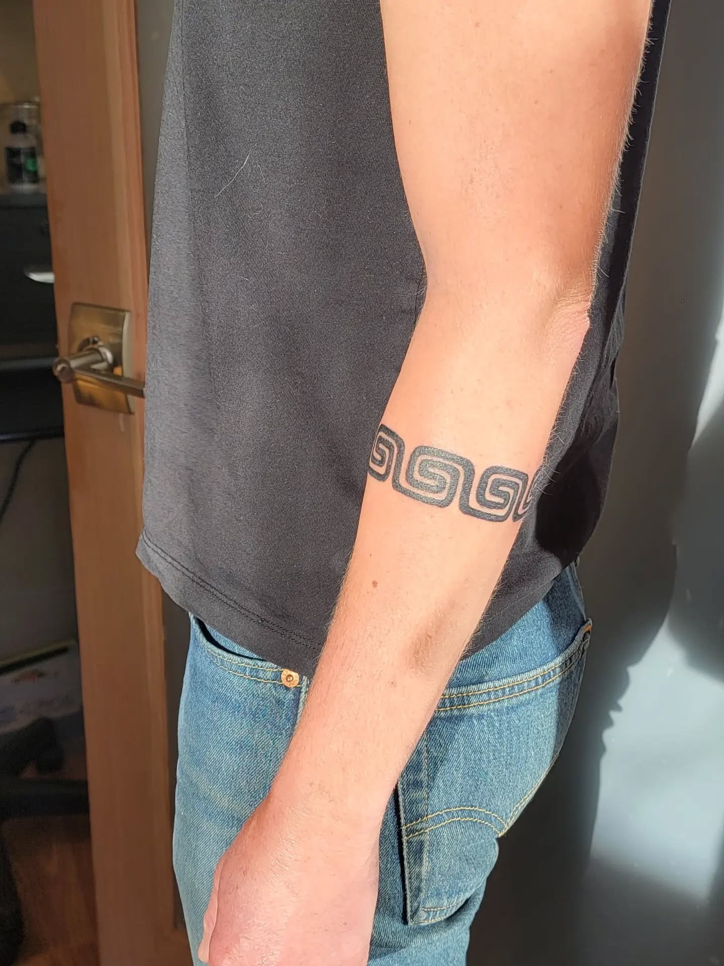 Arm band throwback circa 2021

#tattoo #armbandtattoo #blackwork