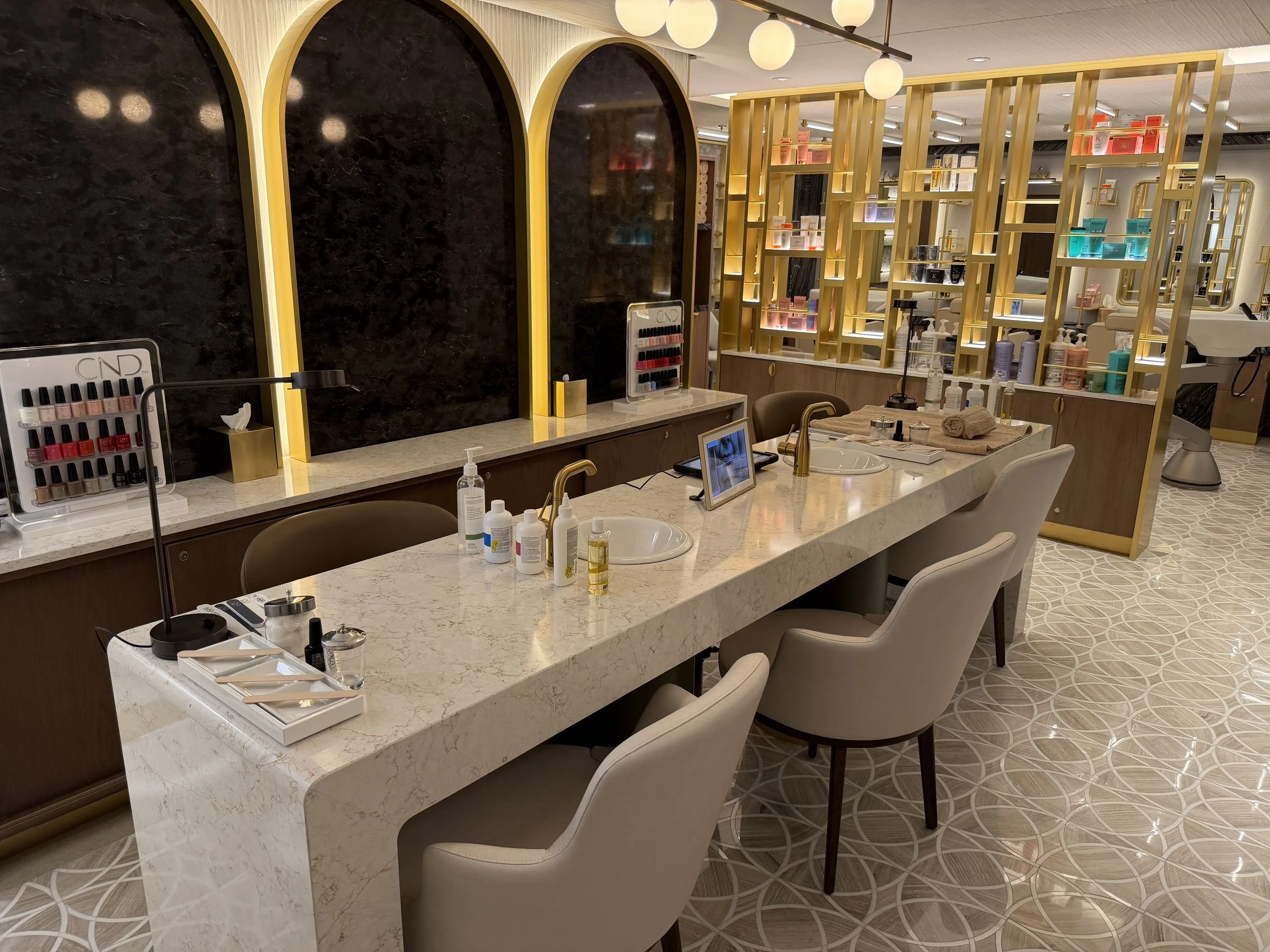 The Salon onboard Norwegian Luna, © Fraser at Sea