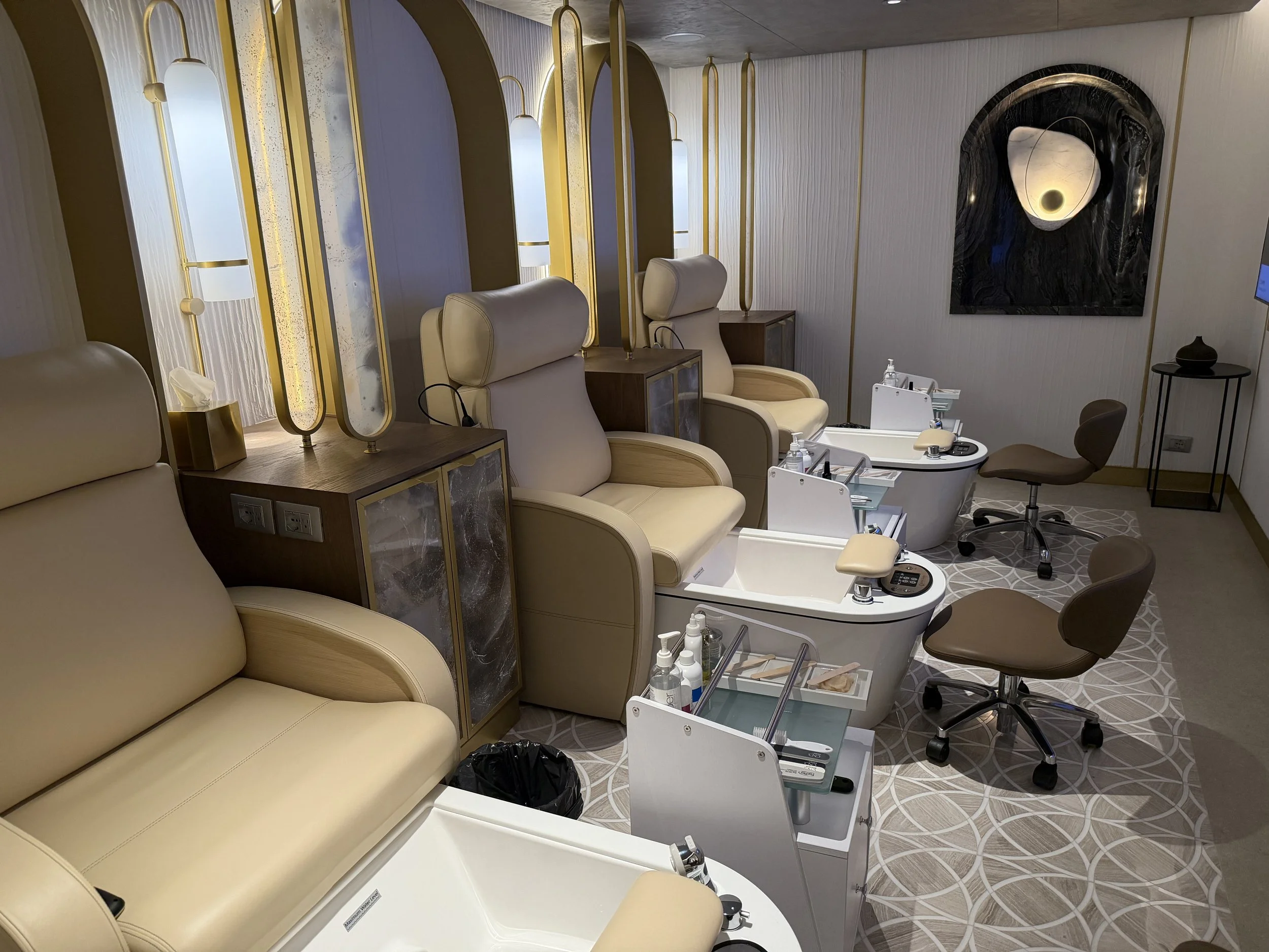 The Salon onboard Norwegian Luna, © Fraser at Sea