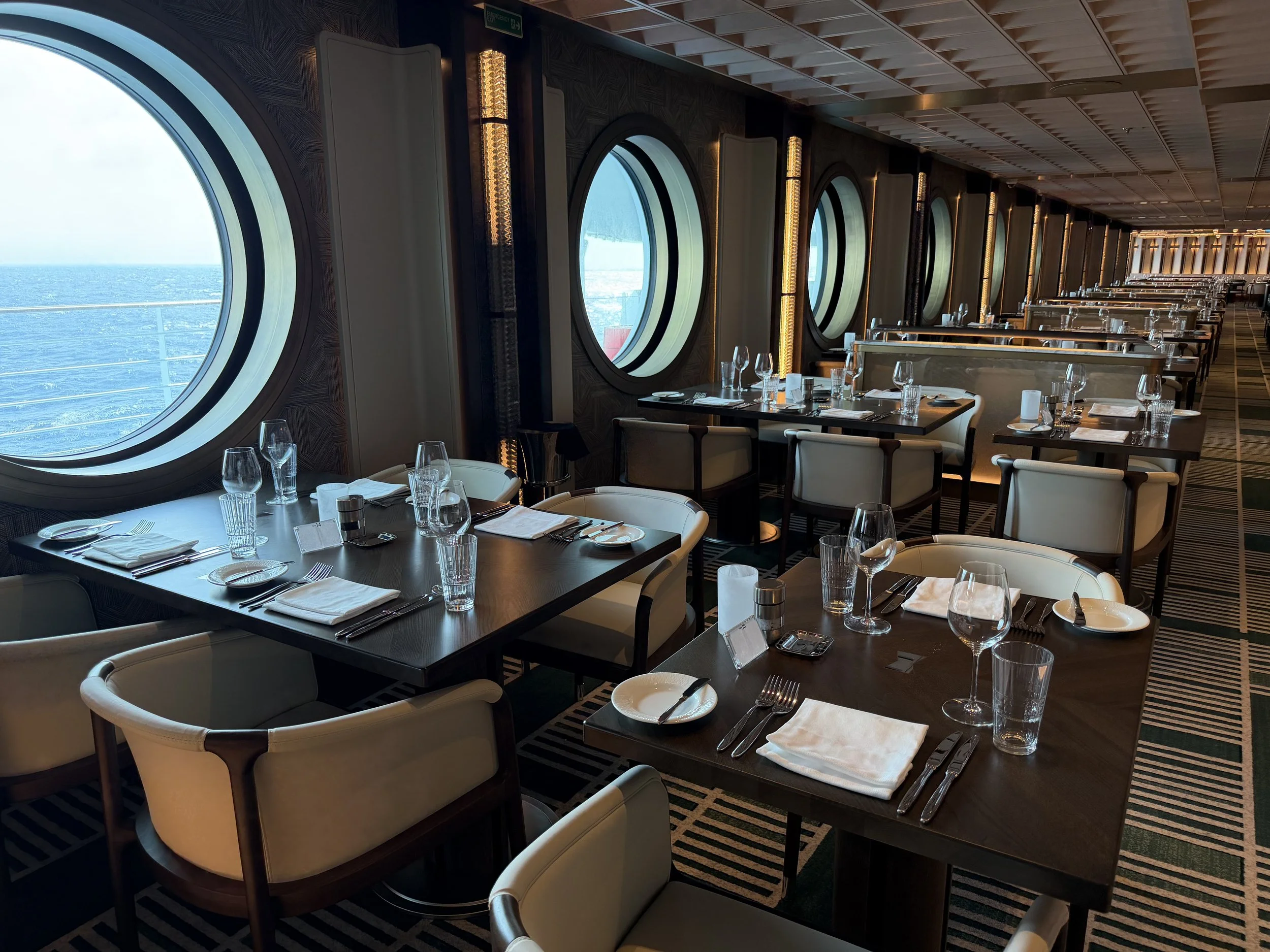 The Commodore Room onboard Norwegian Luna, © Fraser at Sea