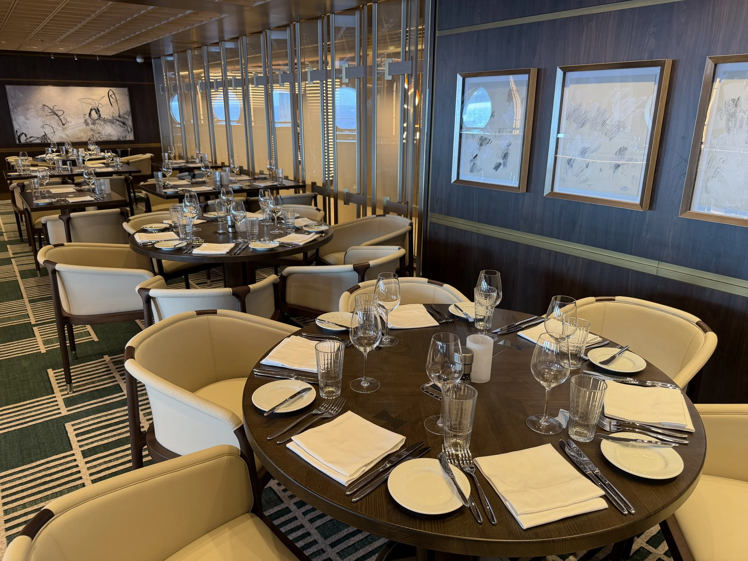 The Commodore Room onboard Norwegian Luna, © Fraser at Sea