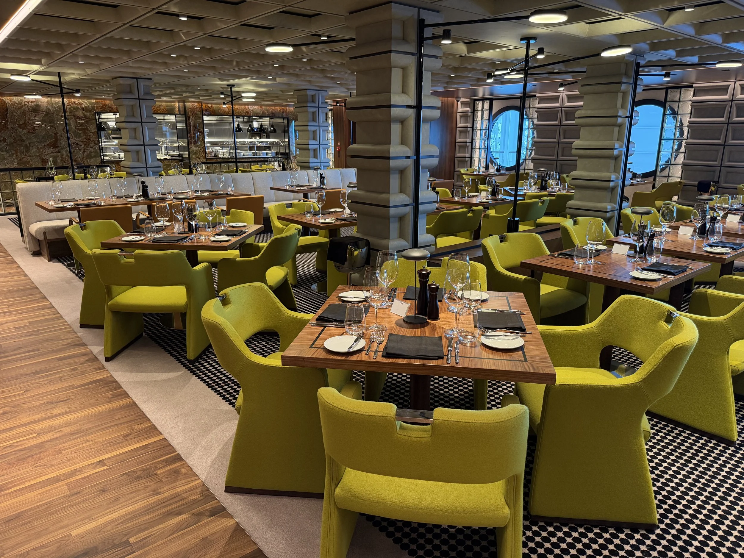 Cagney's Steakhouse onboard Norwegian Luna, © Fraser at Sea