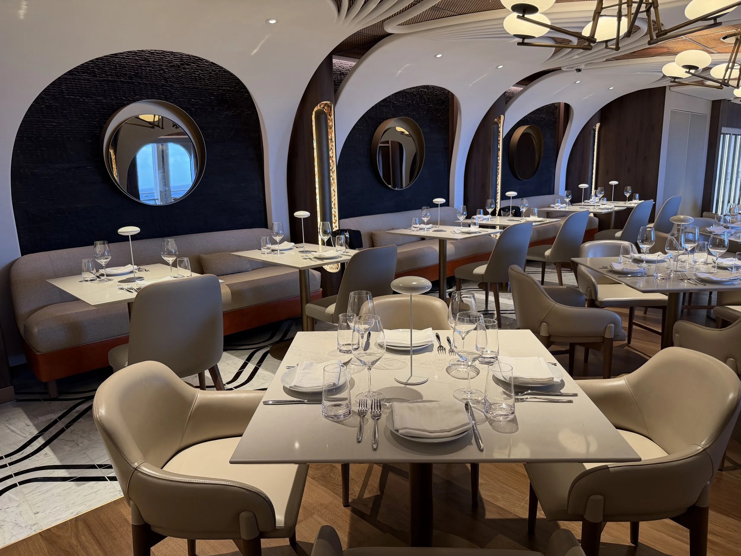 Onda by Scarpetta onboard Norwegian Luna, © Fraser at Sea