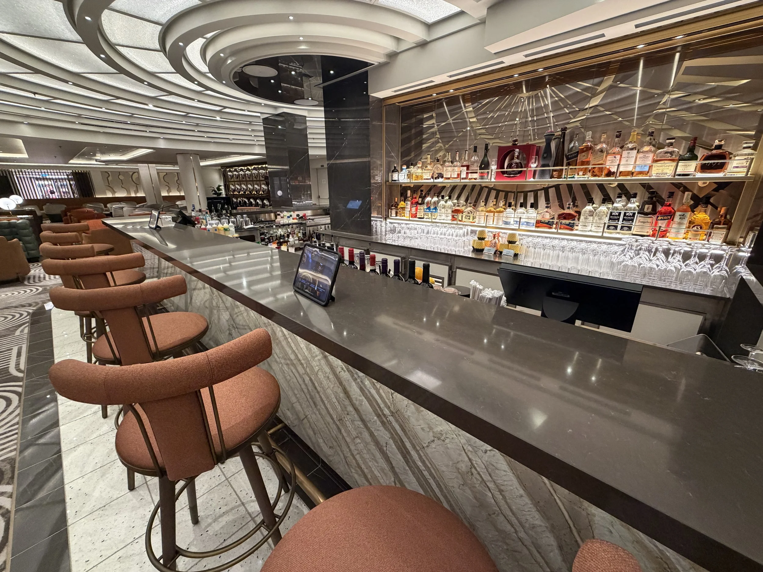 Metropolitan Bar onboard Norwegian Luna, © Fraser at Sea