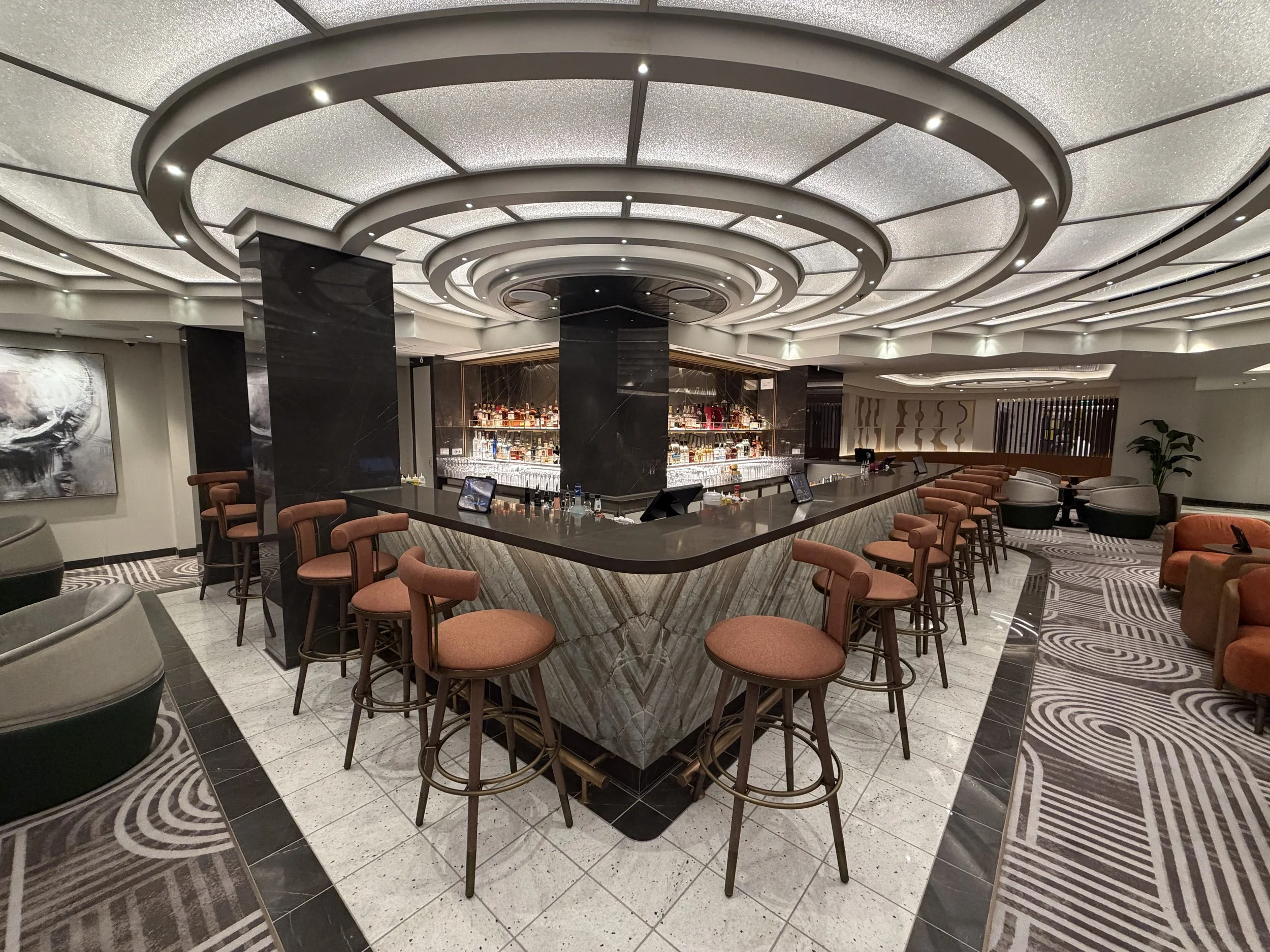 Metropolitan Bar onboard Norwegian Luna, © Fraser at Sea
