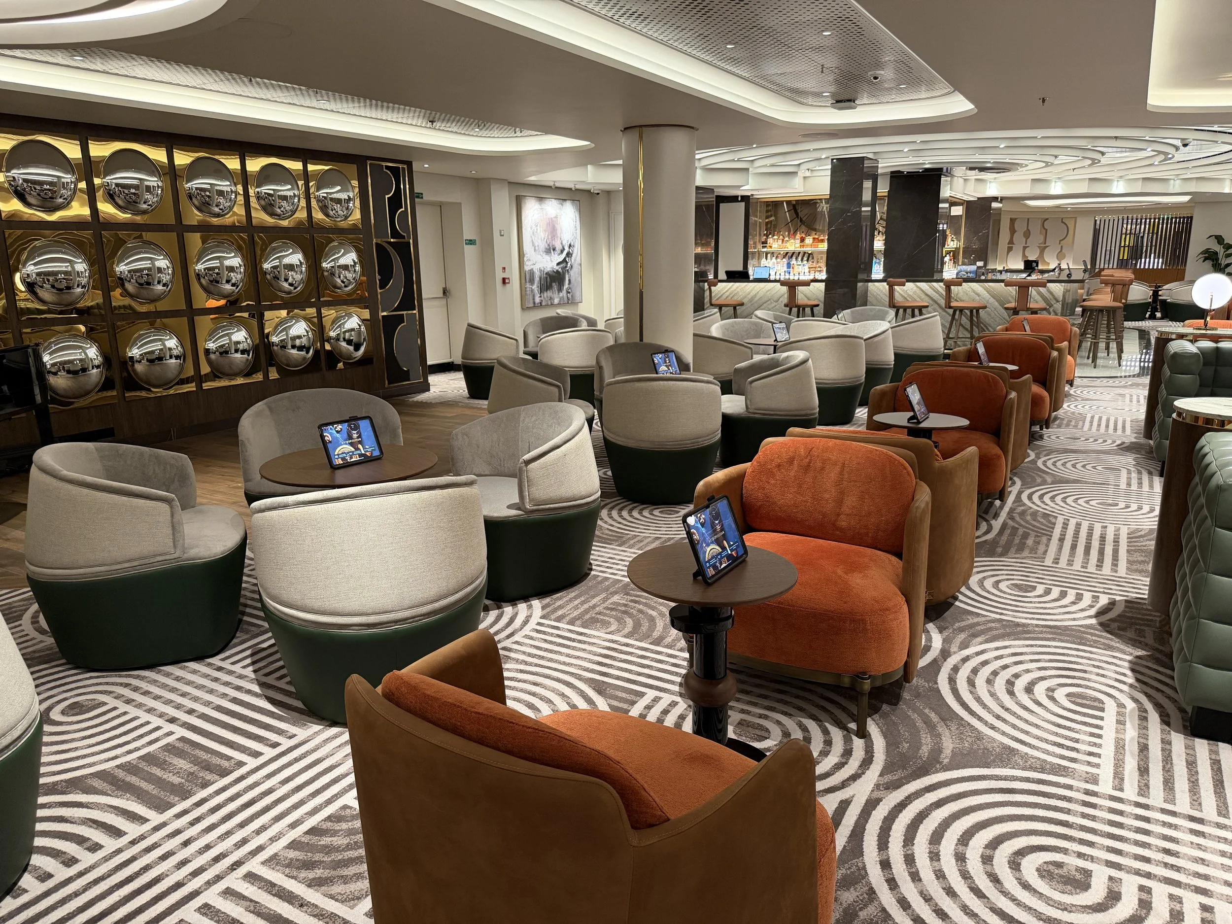 Metropolitan Bar onboard Norwegian Luna, © Fraser at Sea
