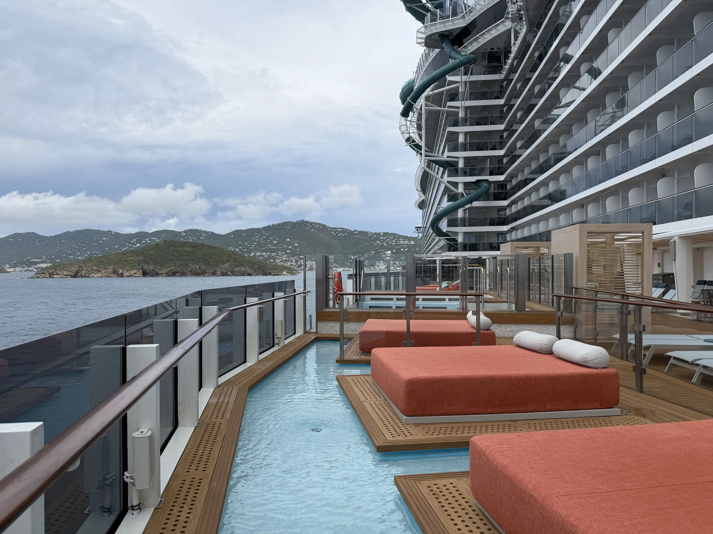 Infinity Beach onboard Norwegian Luna, © Fraser at Sea