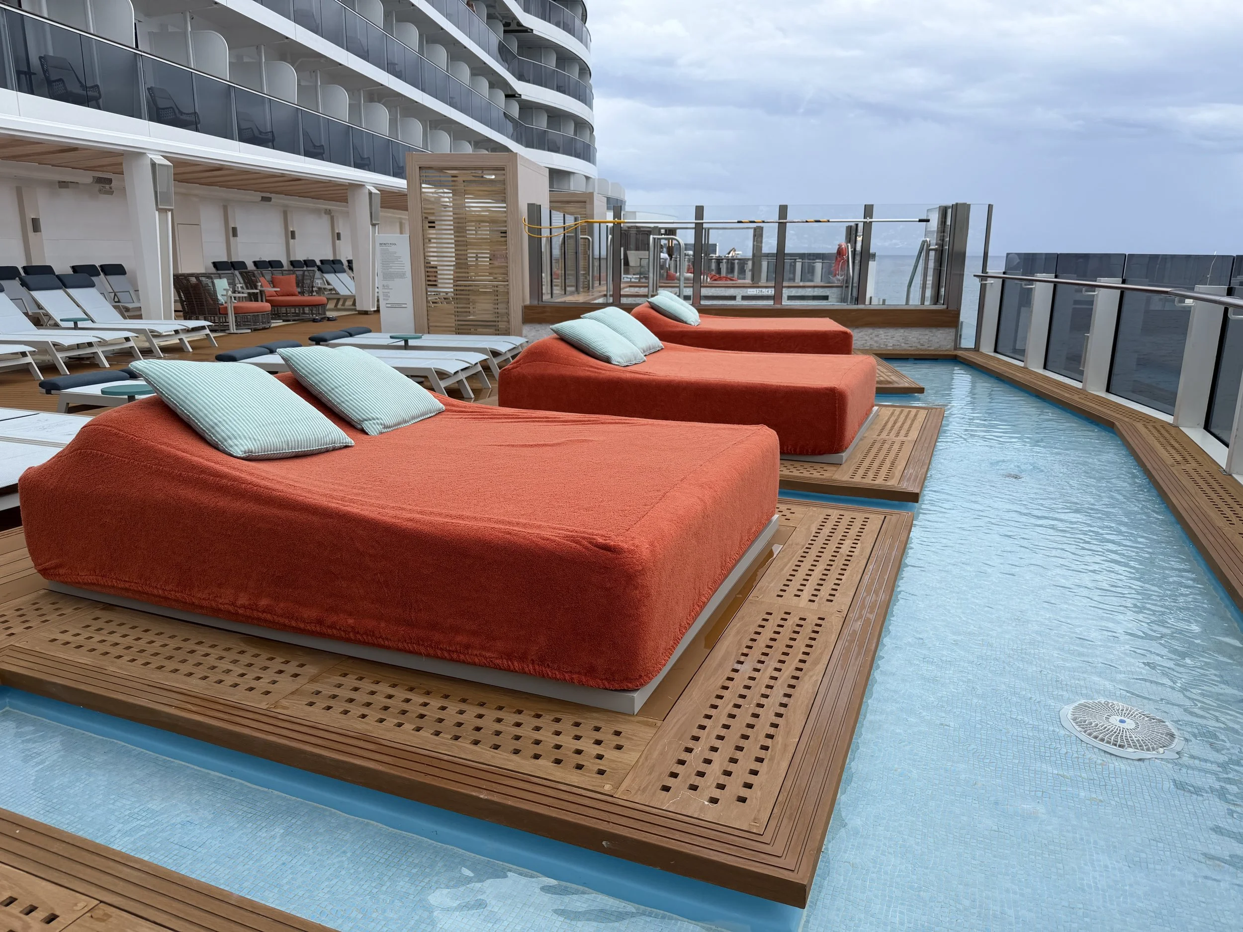 Infinity Beach onboard Norwegian Luna, © Fraser at Sea