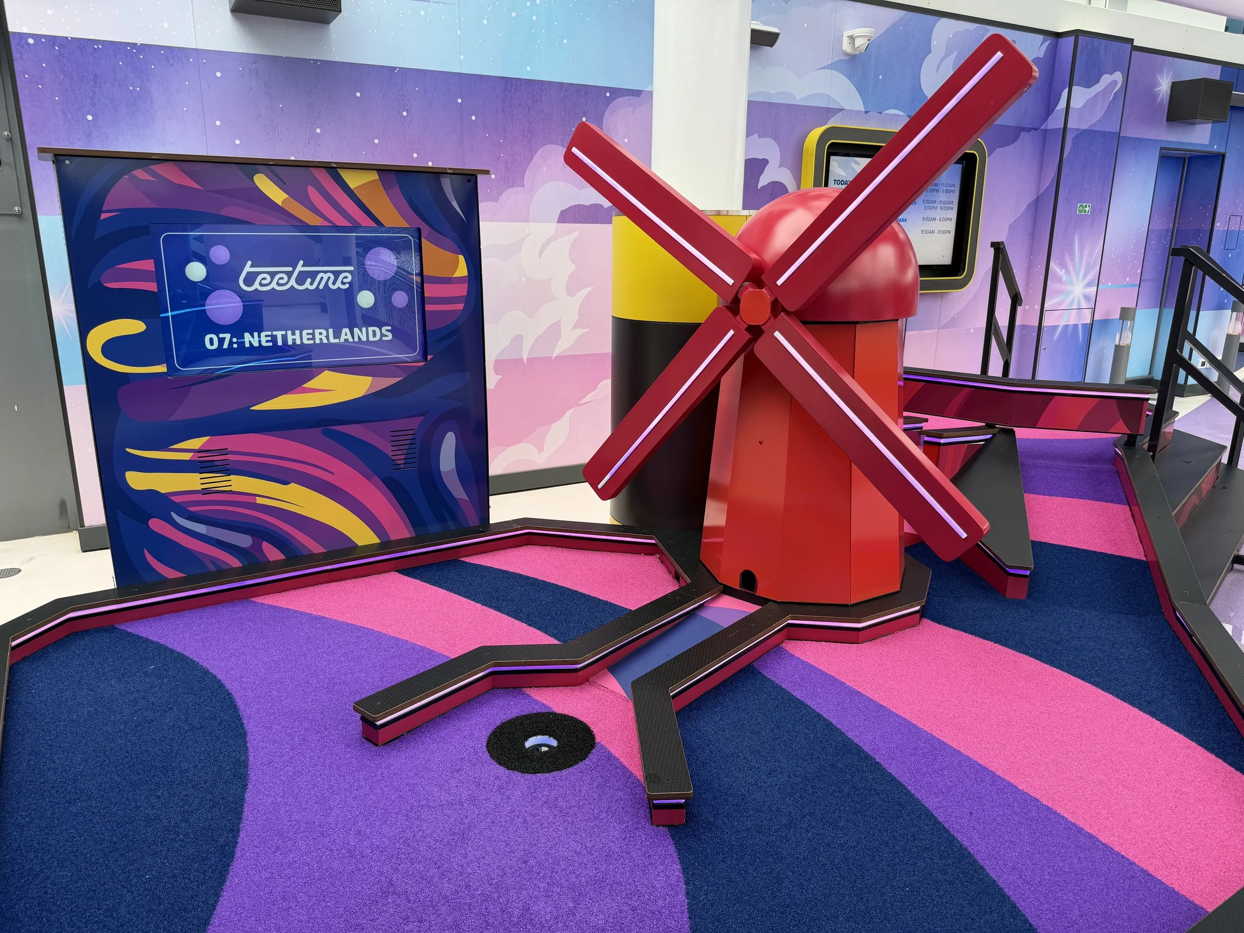 Tee Time onboard Norwegian Luna, © Fraser at Sea