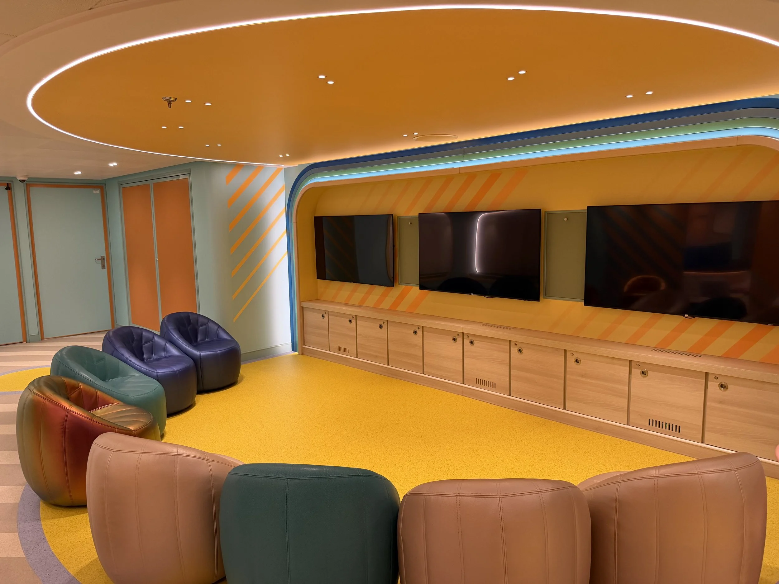 Splash Academy onboard Norwegian Luna, © Fraser at Sea