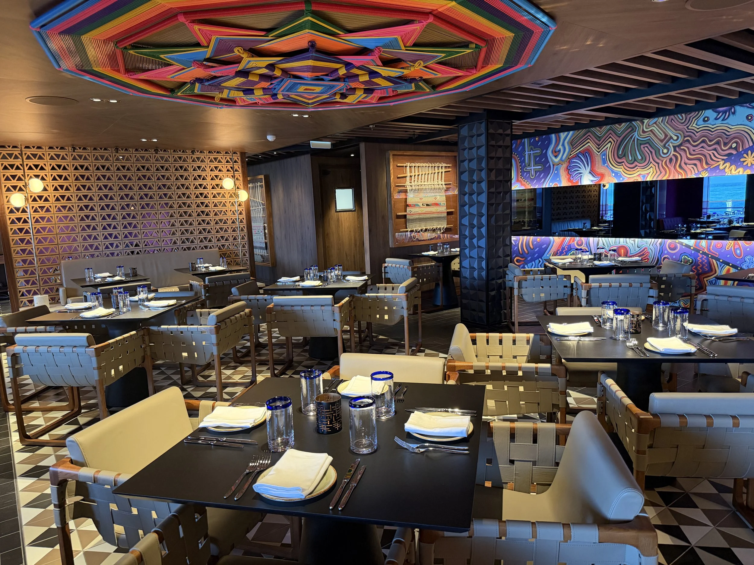 Los Lobos onboard Norwegian Luna, © Fraser at Sea