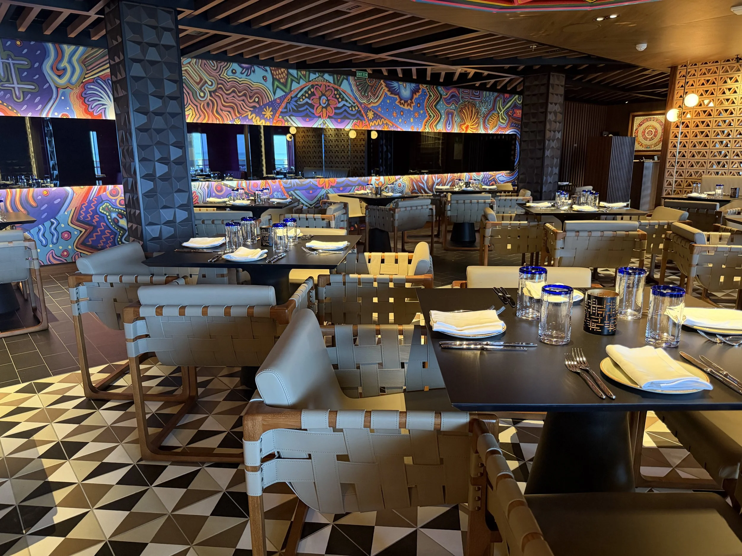 Los Lobos onboard Norwegian Luna, © Fraser at Sea