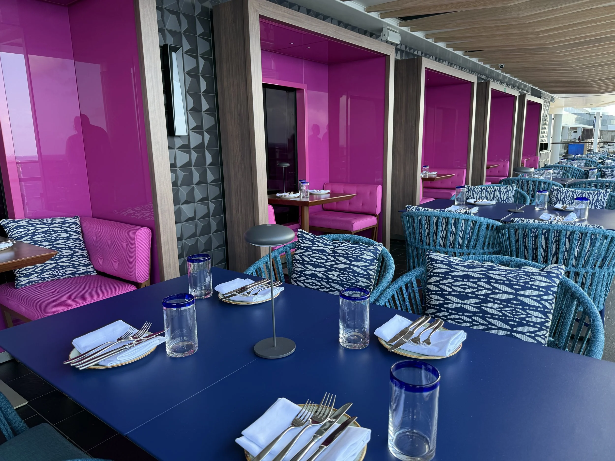 Los Lobos onboard Norwegian Luna, © Fraser at Sea