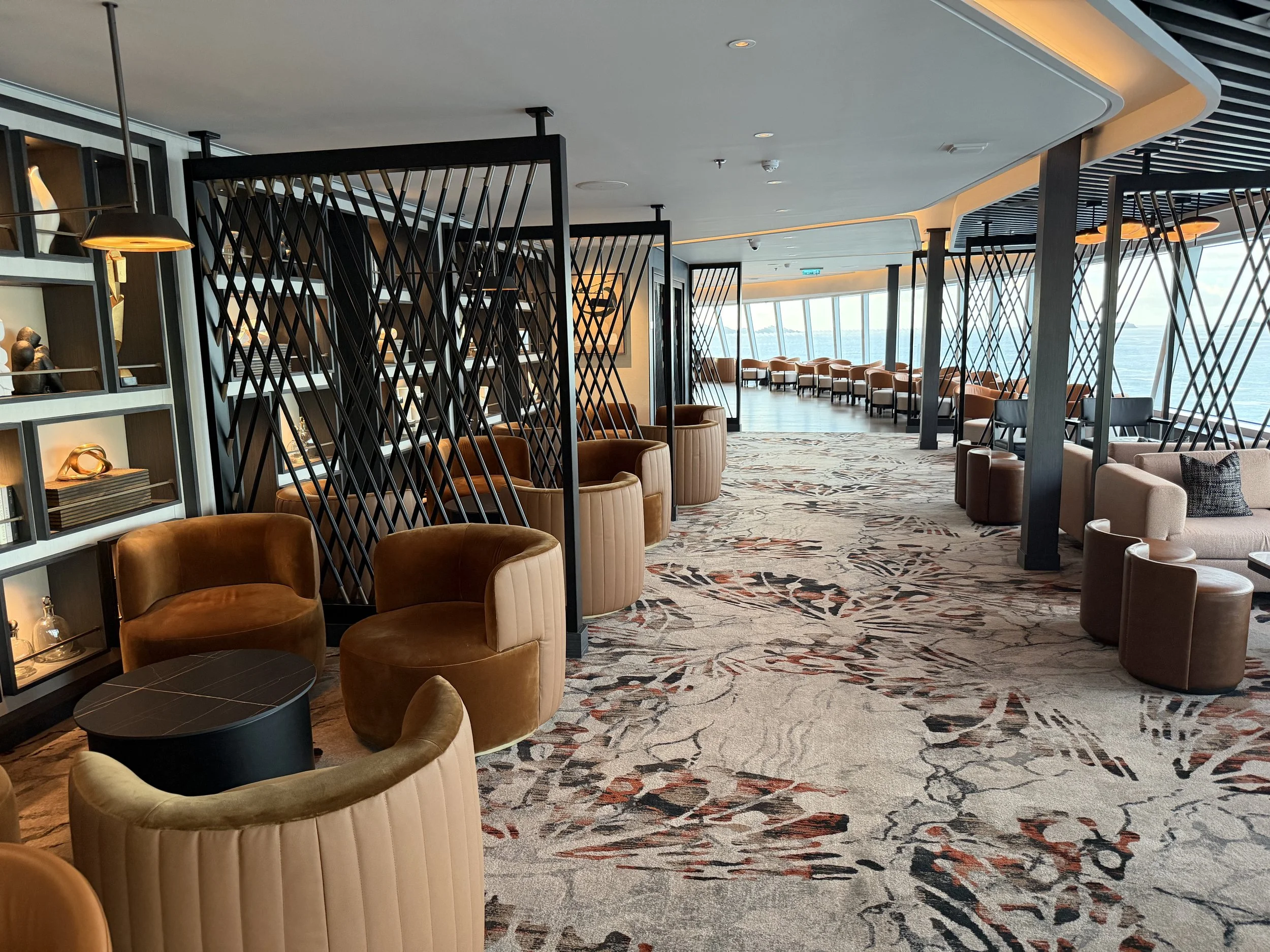 The Observation Lounge onboard Norwegian Luna, © Fraser at Sea