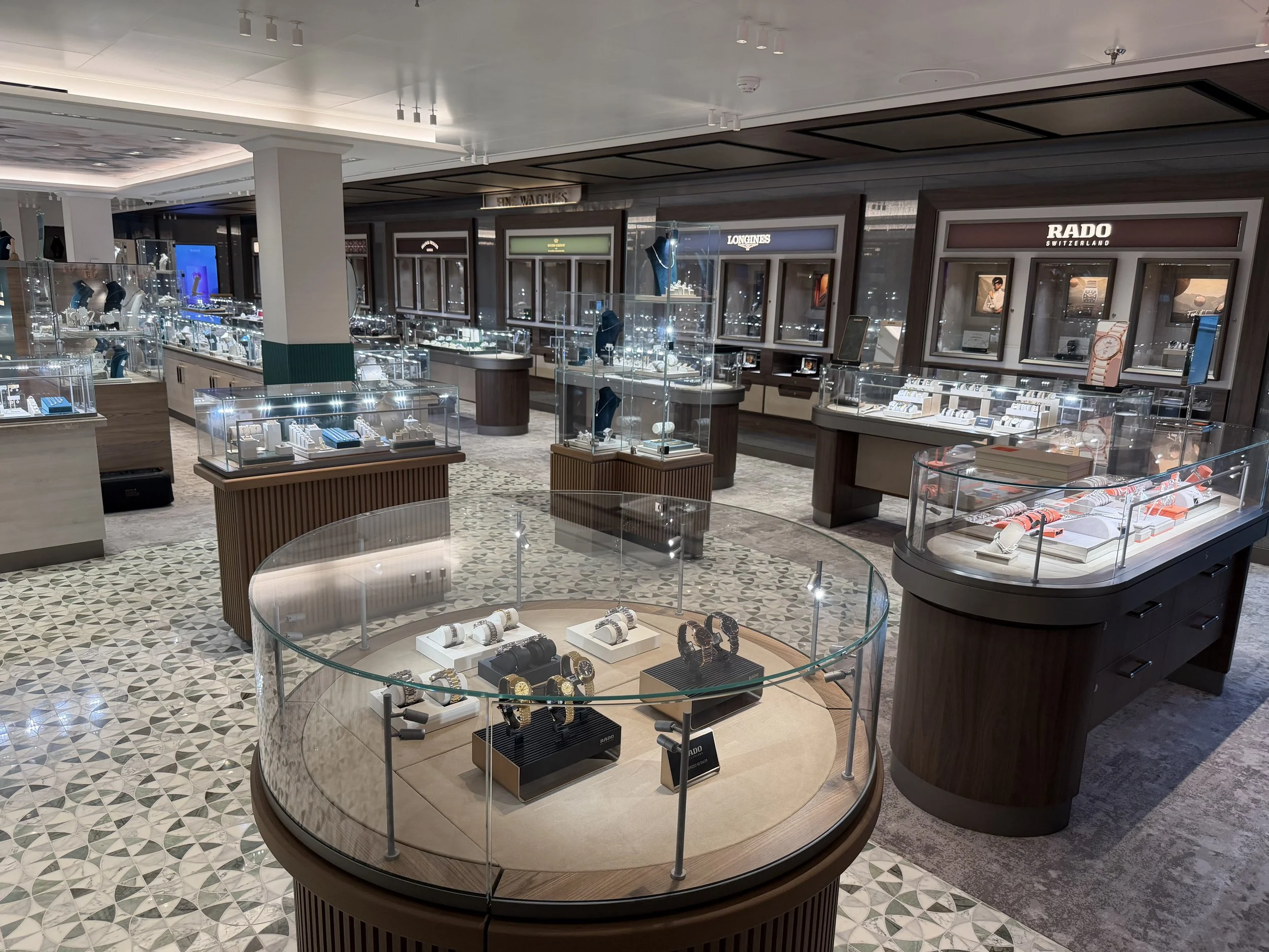 Shopping Boutiques onboard Norwegian Luna, © Fraser at Sea