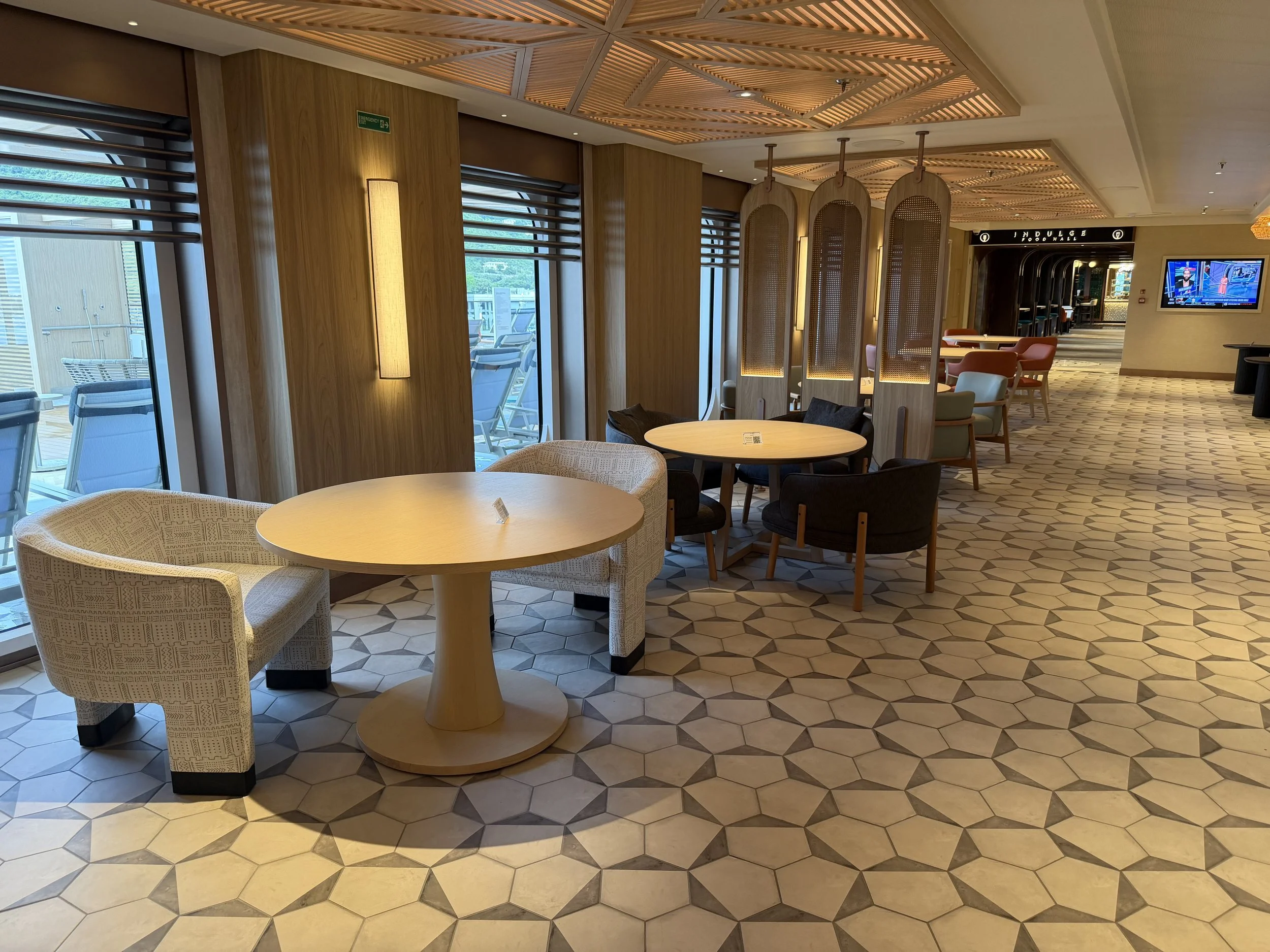 The Local Bar &amp; Grill onboard Norwegian Luna, © Fraser at Sea