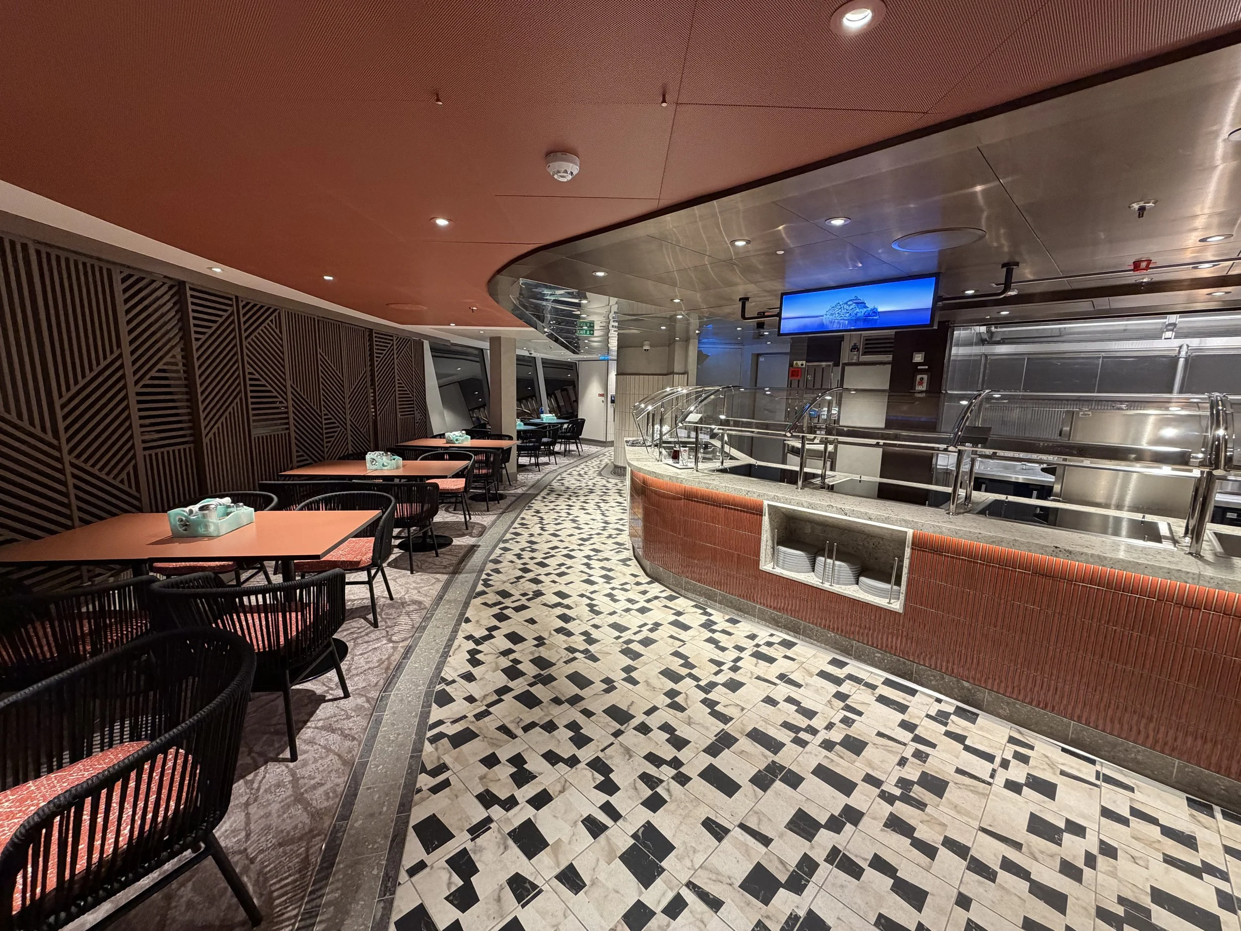 Surfside Cafe and Surfside Grill onboard Norwegian Luna, © Fraser at Sea