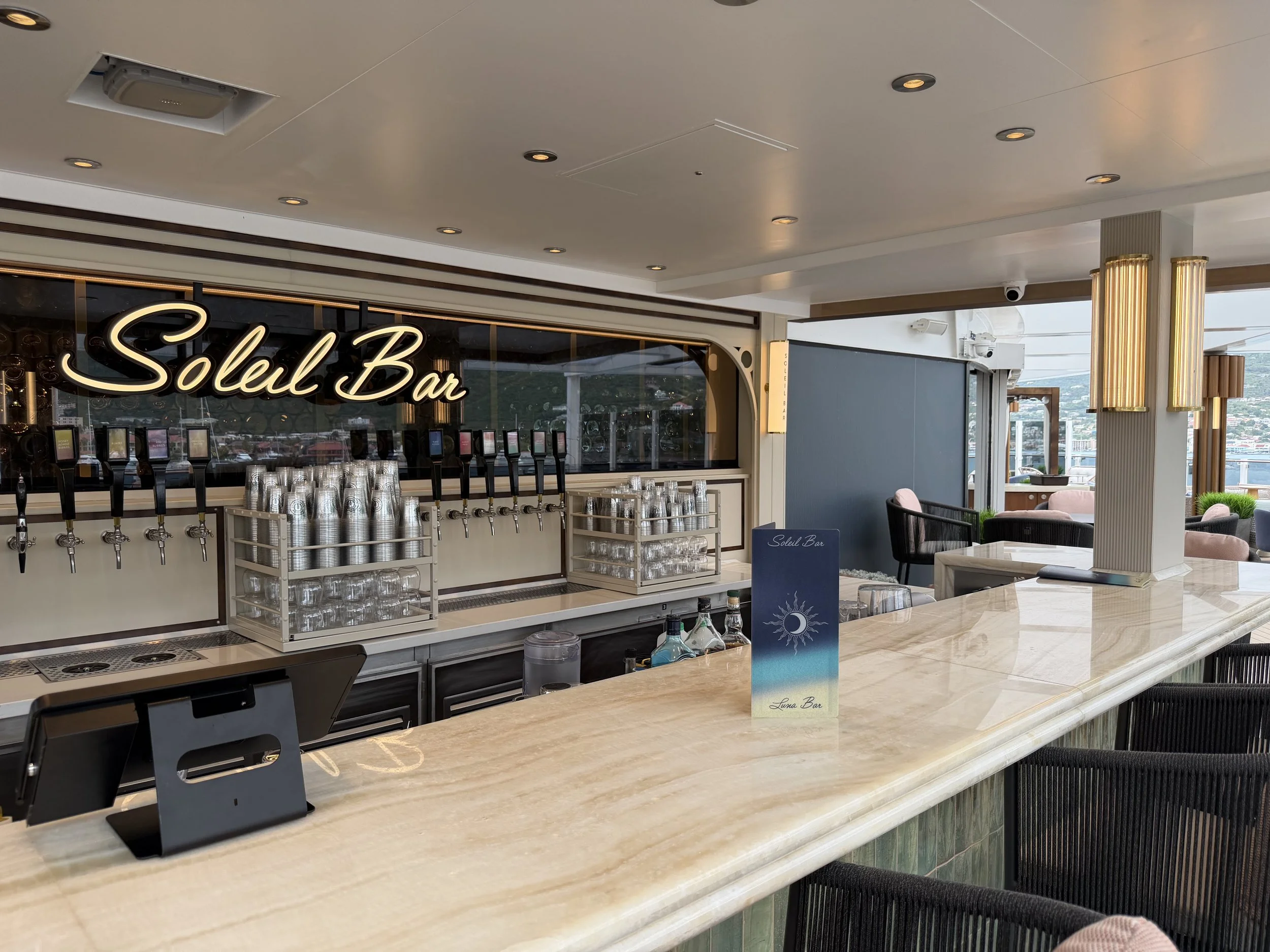 Soleil Bar onboard Norwegian Luna, © Fraser at Sea