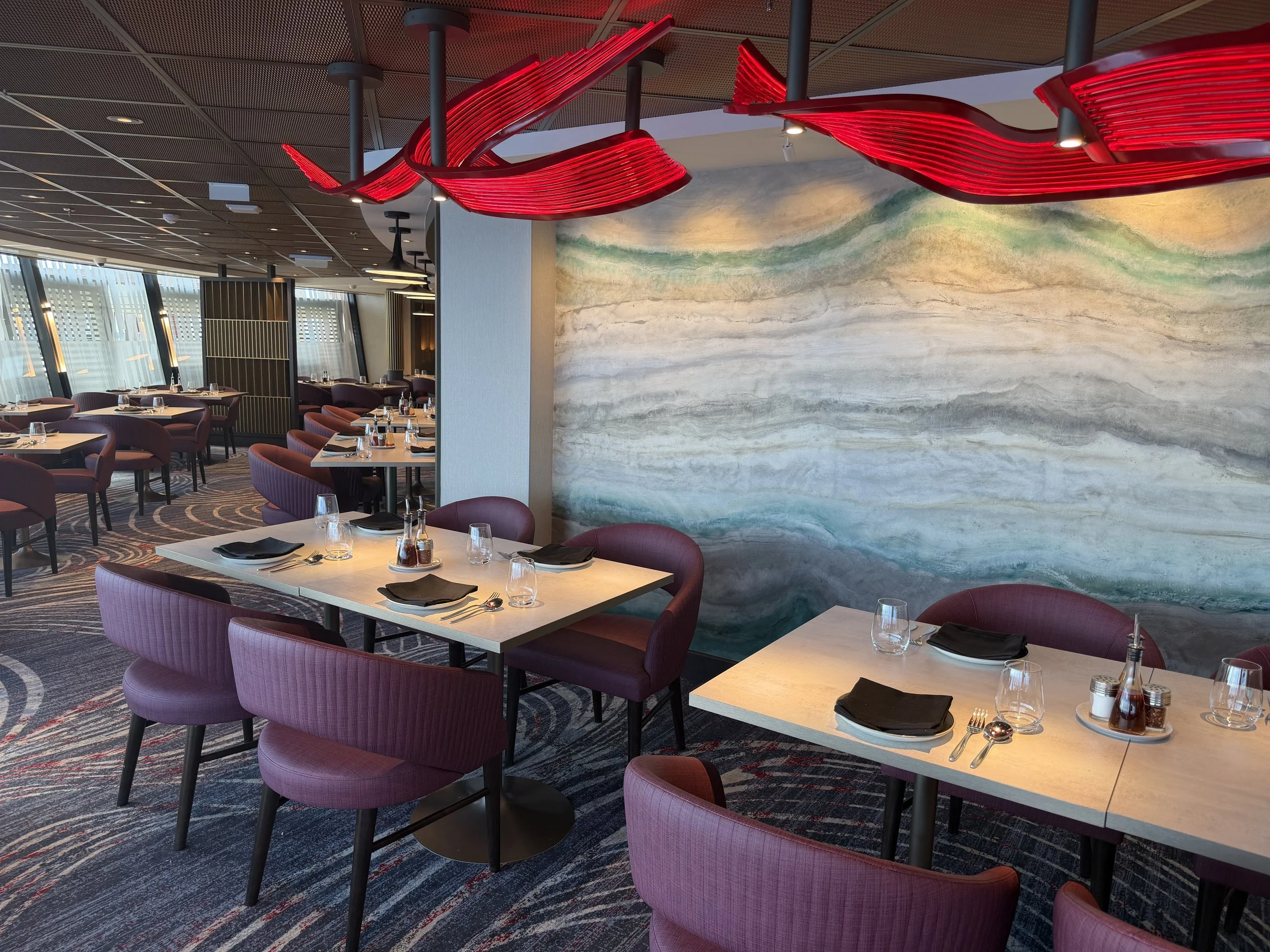 Restaurant Seating at Sukhothai onboard Norwegian Luna, © Fraser at Sea