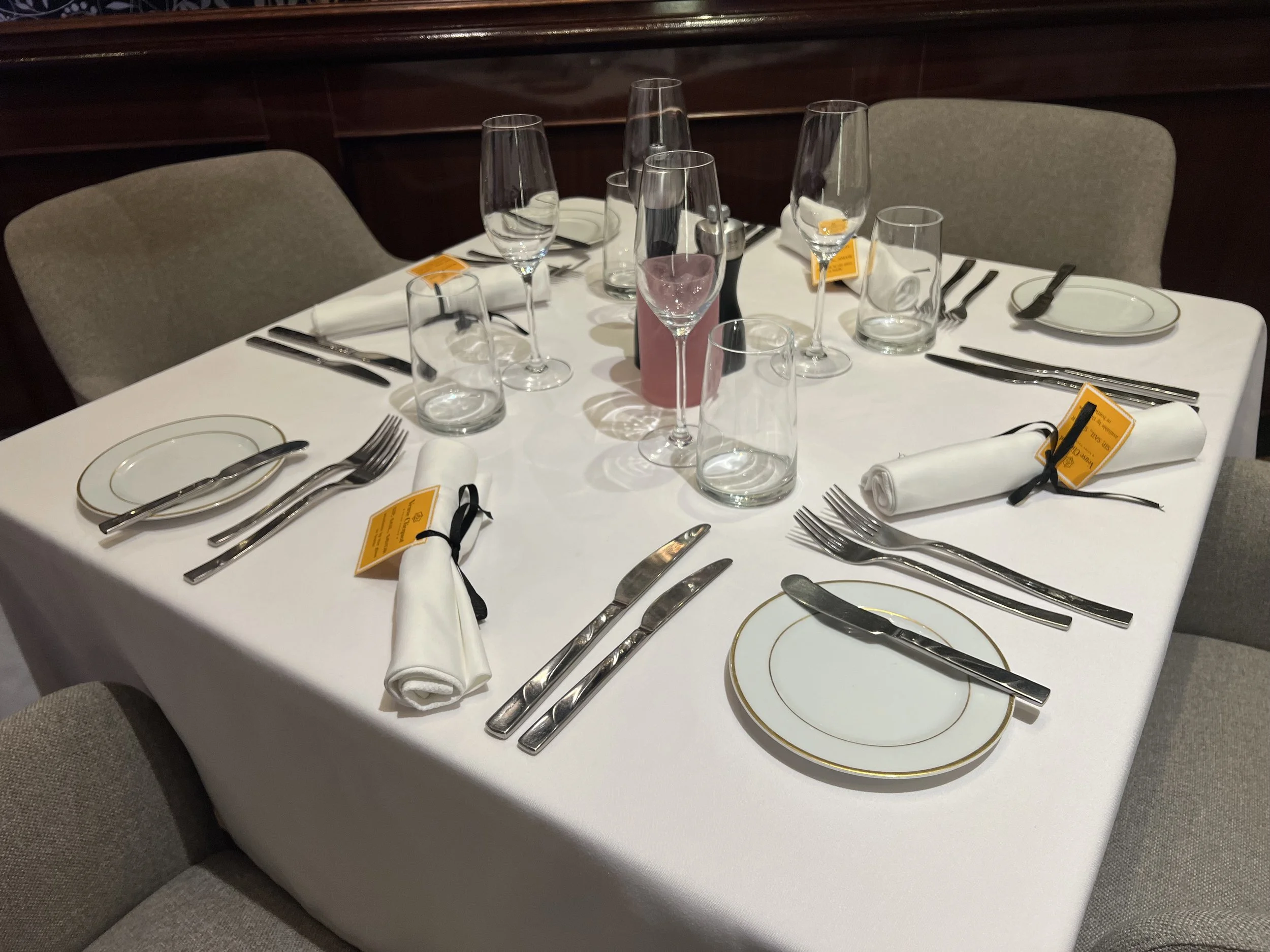 Le Bistro's Interior onboard Norwegian Escape, © Fraser at Sea