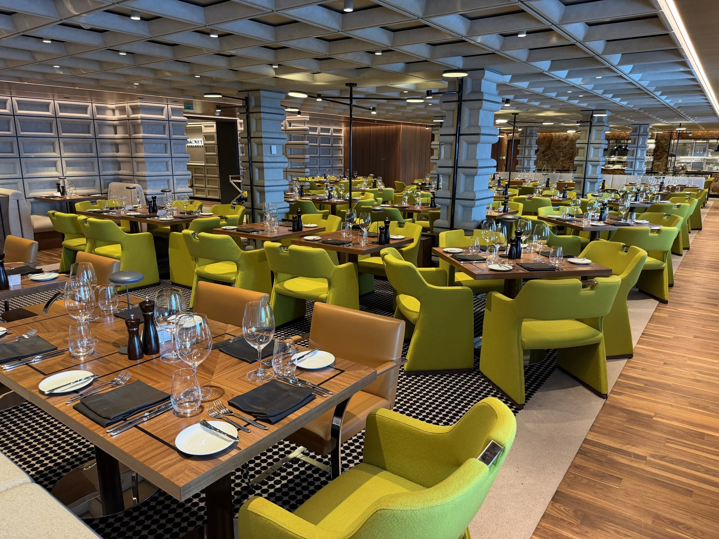 Cagney's Steakhouse onboard Norwegian Luna, © Fraser at Sea