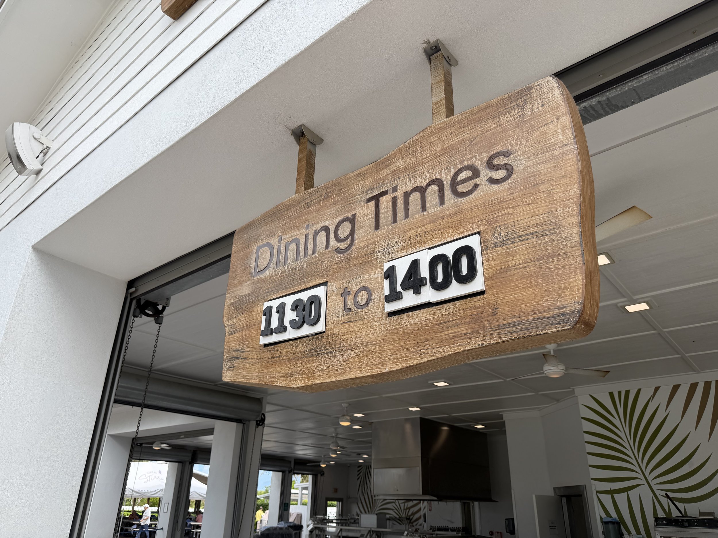 Jumbey Bar &amp; Grill, the Buffet Restaurant on Great Stirrup Cay, © Fraser at Sea
