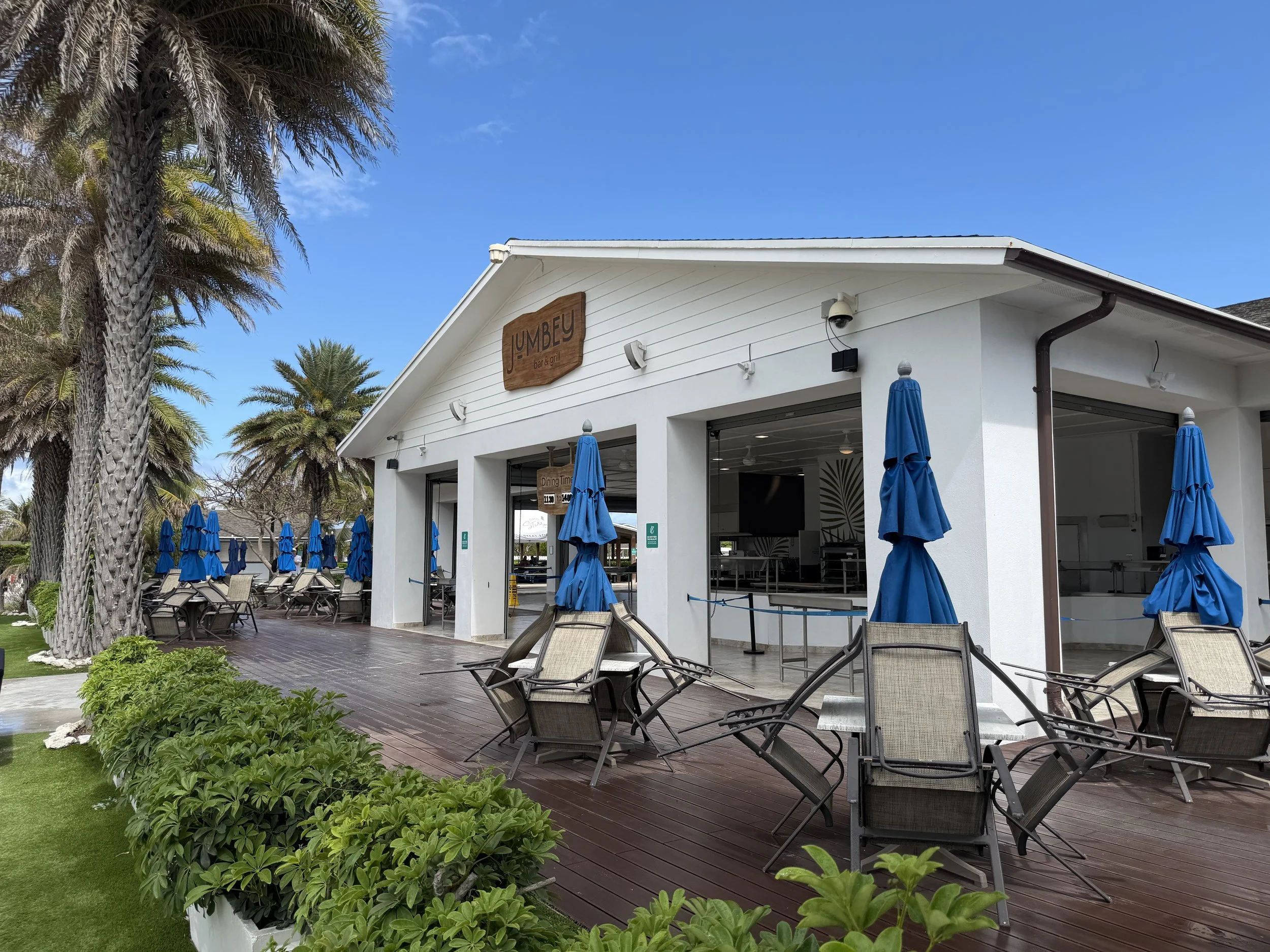 Jumbey Bar &amp; Grill, the Buffet Restaurant on Great Stirrup Cay, © Fraser at Sea