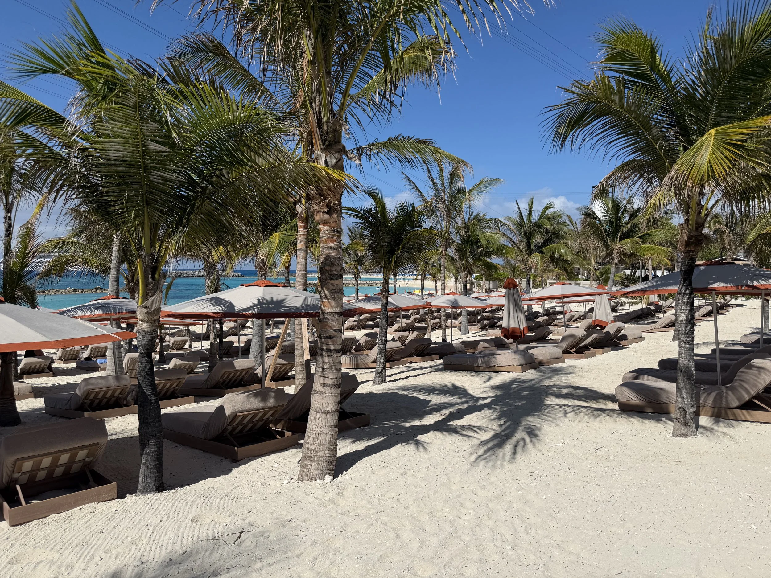 The Vibe Shore Club on Great Stirrup Cay, © Fraser at Sea