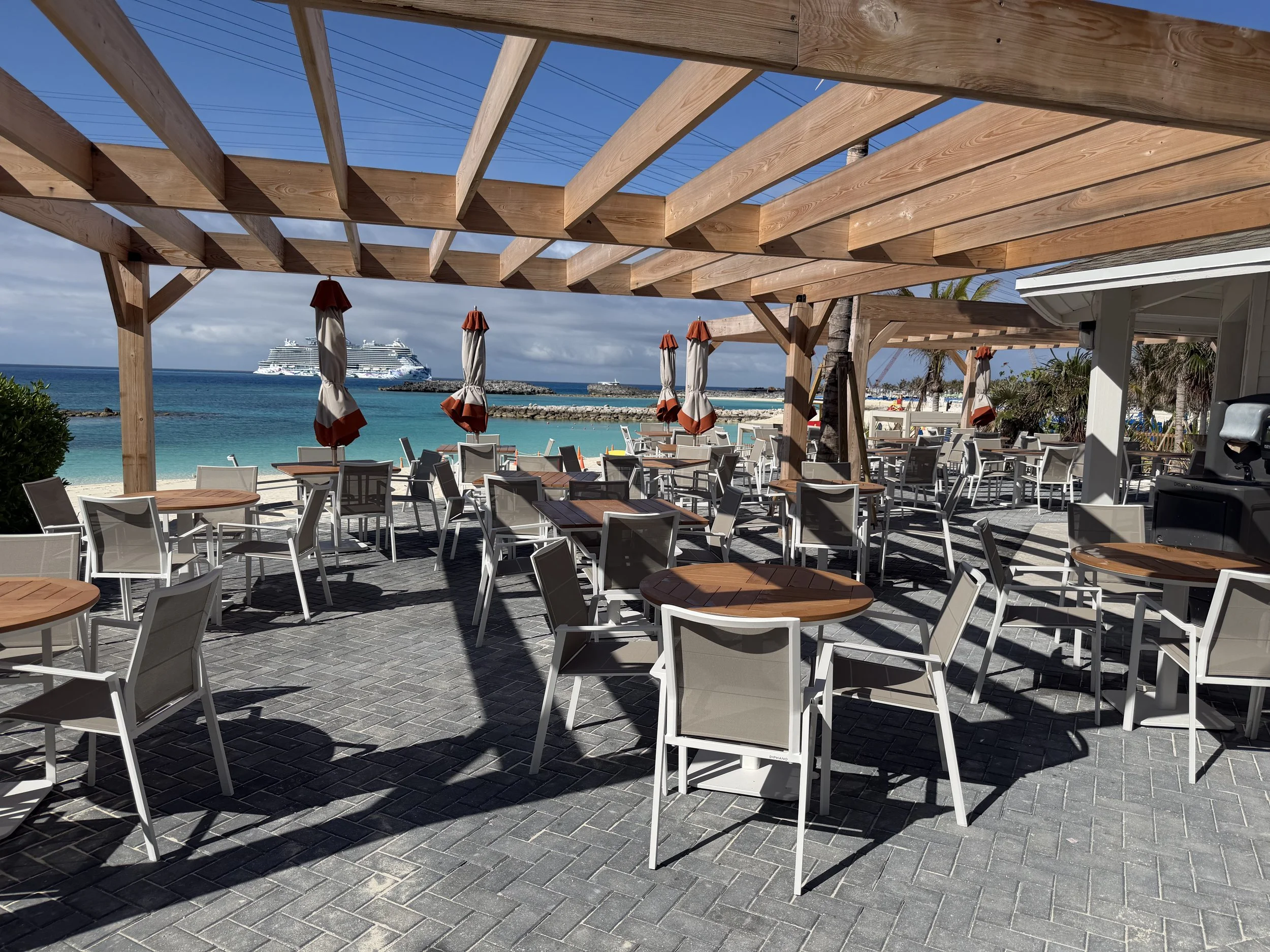The Bar and Outside Dining at The Vibe Shore Club on Great Stirrup Cay, © Fraser at Sea