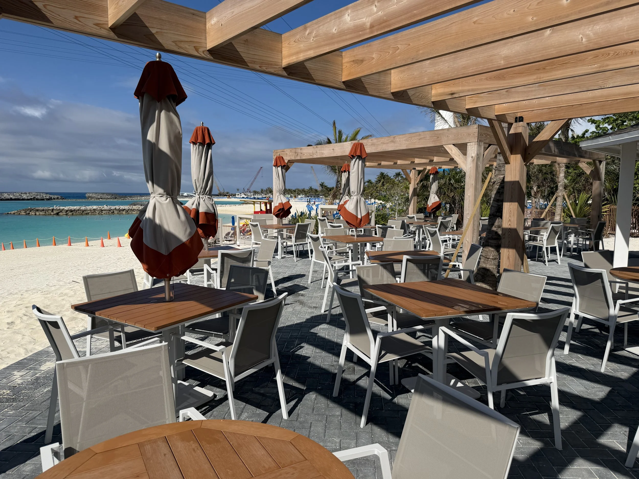 The Bar and Outside Dining at The Vibe Shore Club on Great Stirrup Cay, © Fraser at Sea