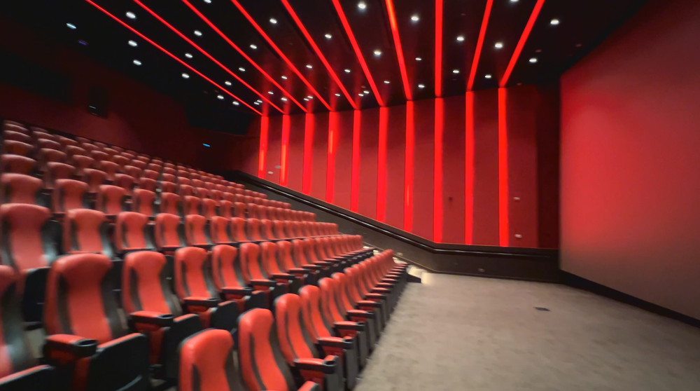 this-cruise-ship-has-an-official-imax-theatre-onboard-let-me-show-you
