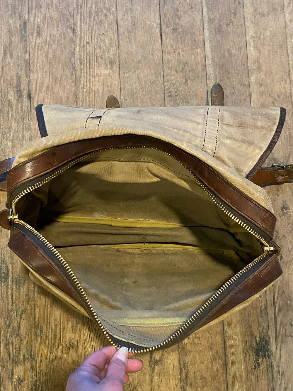 Vintage Filson 90s Talon Zipper Field Messenger Satchel Bag