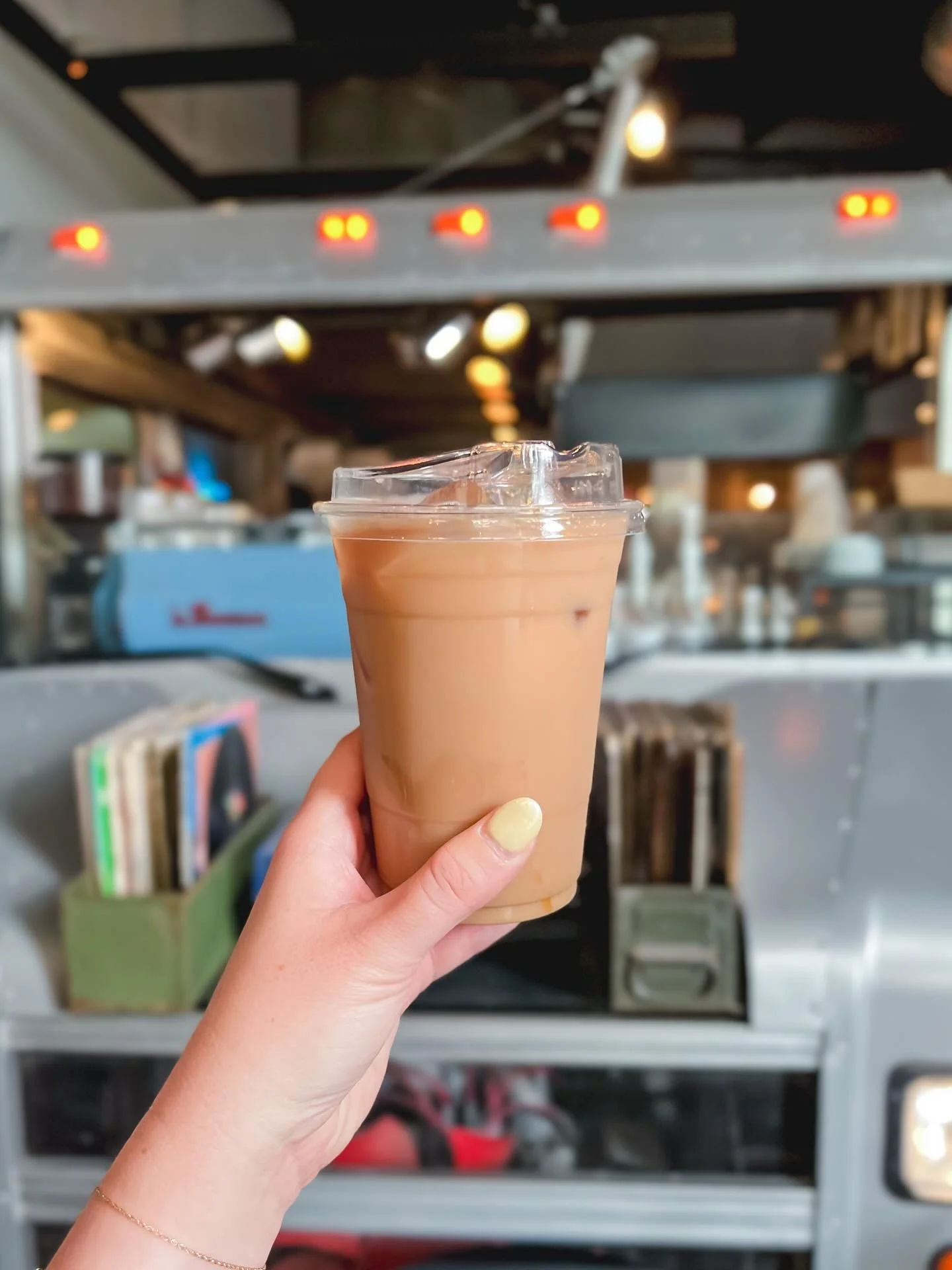 You won&rsquo;t catch me ordering a psl just yet! Here&rsquo;s what cuppa sipped on this week ☕️

🍓 blackberry chai from @werewolfcoffeebar 
🍪 oreo latte from @levantcoffeechicago 
🥛 oat latte from @uncommongroundchi