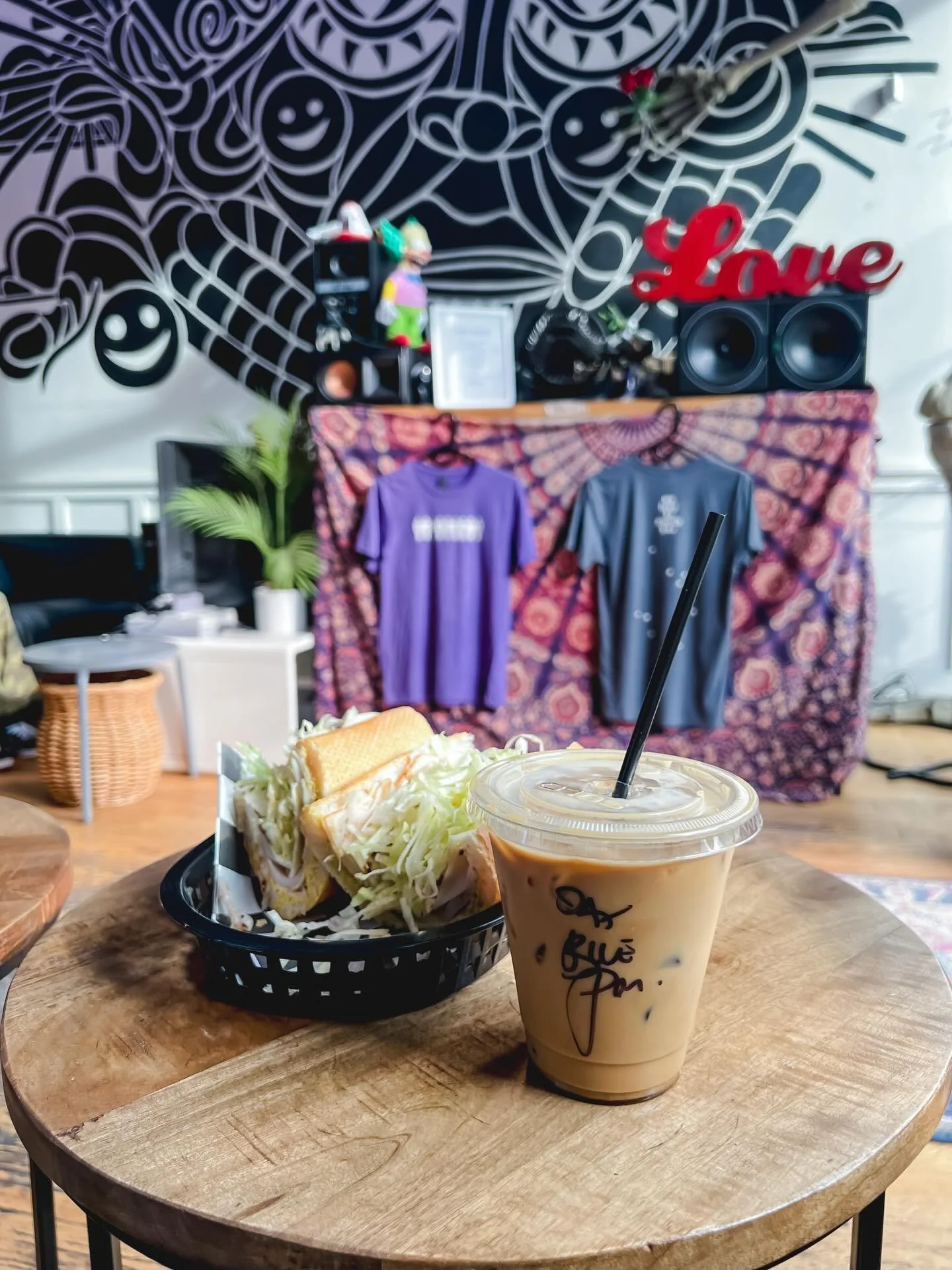 you truly can&rsquo;t beat a blueberry pancakes latte 🫐 and turkey and sharp cheddar from @standingpassengers ☕️