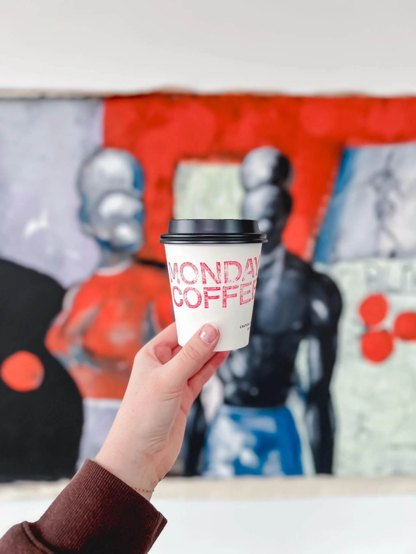 📍 monday coffee co., lawndale
so excited to have @drinkmondaycoffee as one of our cuppa crawl stops! you&rsquo;ll find them in the gorgeous space that is @starlingbyduo, located in north lawndale. i can never skip out on a blueberry 🫐 drink &mdash;