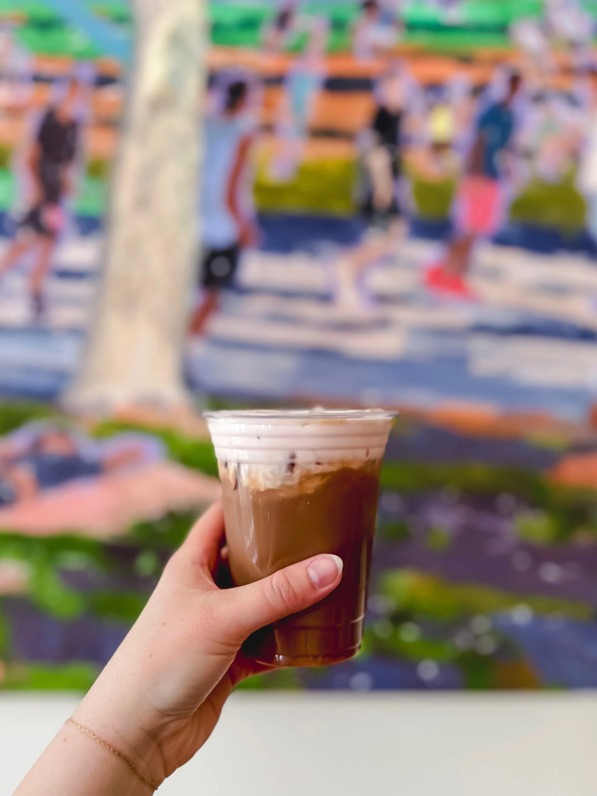 📍 dot&rsquo;s cafe, roscoe village 
a lovely visit to this new corner shop on addison! featuring their special &mdash; the iced latte with raspberry cold foam 😮&zwj;💨 my second choice was the crunchy peanut butter cold brew. good vibes and bustlin