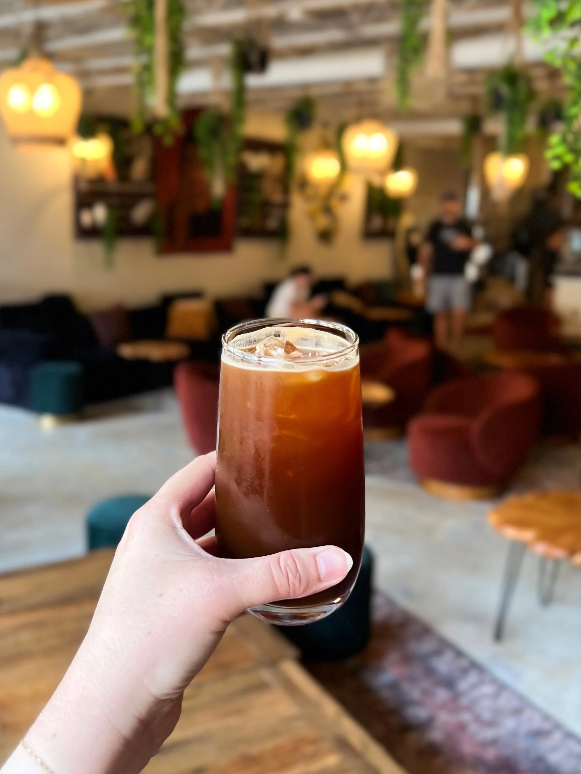 📍 aura coffee and roastery, lakeview east
tgif! lovely little cuppa at @auracoffeeroastery 😋 turkish coffee, a full food menu, dessert case and so many seating options for those looking for a new space to work from ☕️