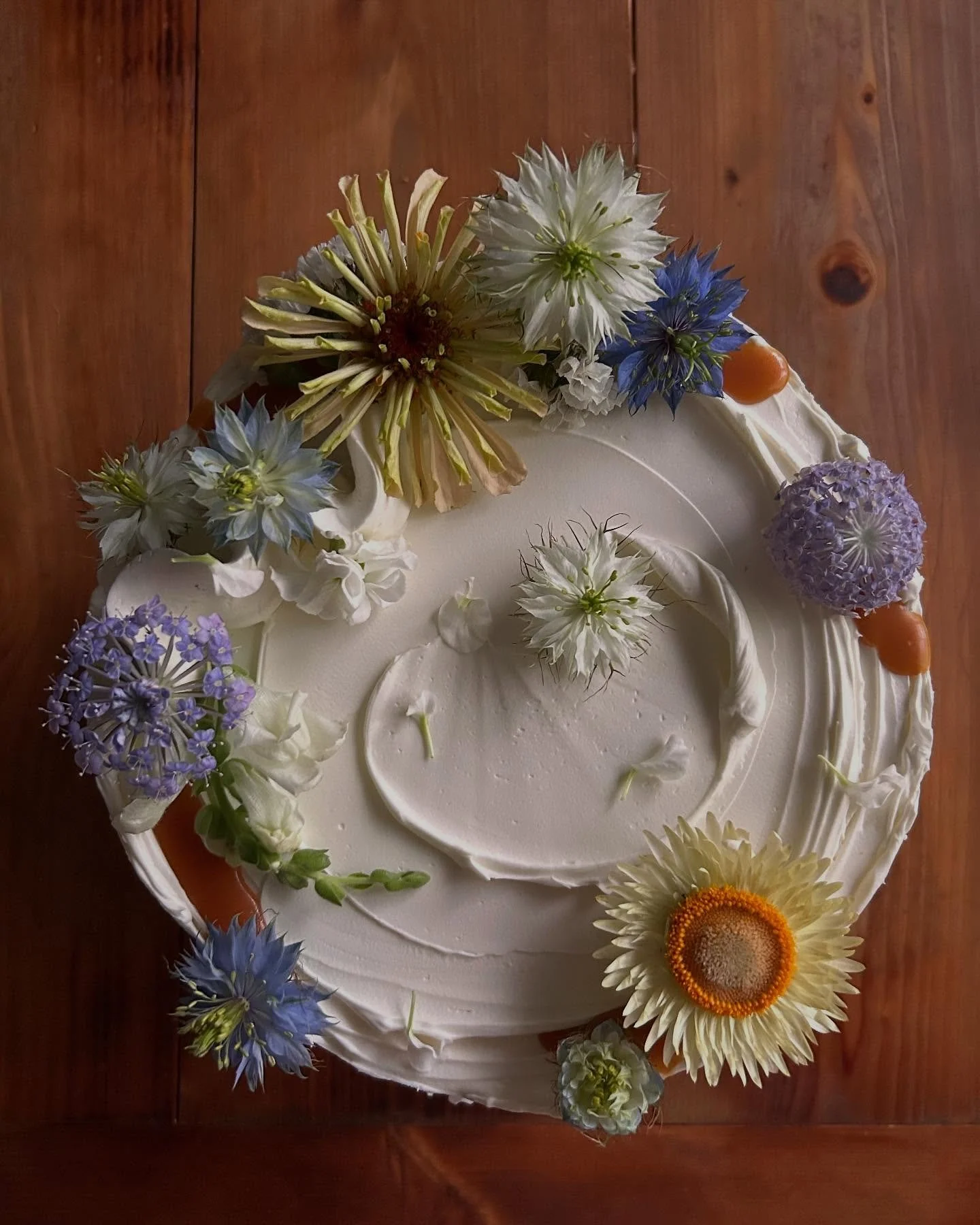 May Cake booking is Closed 🌻
Thank you so much for a roaring, cake filled spring! I am so behind on posting to my grid&mdash; so here are a couple beauties from a few weekends ago. I&rsquo;m so honored to be a part of your Baby showers (so many babi