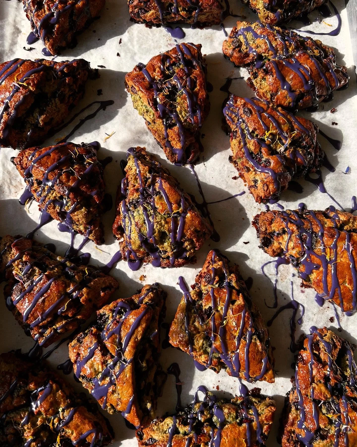 Snaps from our latest open studios bake sale 🙂&zwj;&harr;️ stay tuned for the next one!