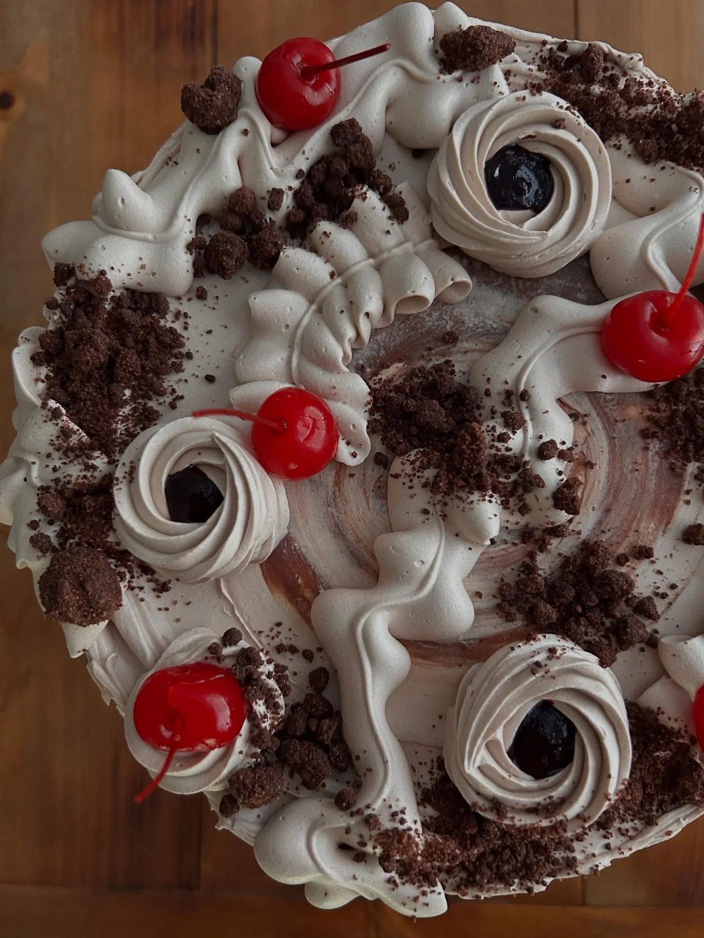 SPUMONI 🍒
We are about to say farewell to this cake from the Spring Menu &amp; I&rsquo;ve barely posted her to the grid. Shame on me, she deserves some spotlight.

{Real} Pistachio cake layers, cherry-berry jam, Mocha swiss meringue buttercream, bit