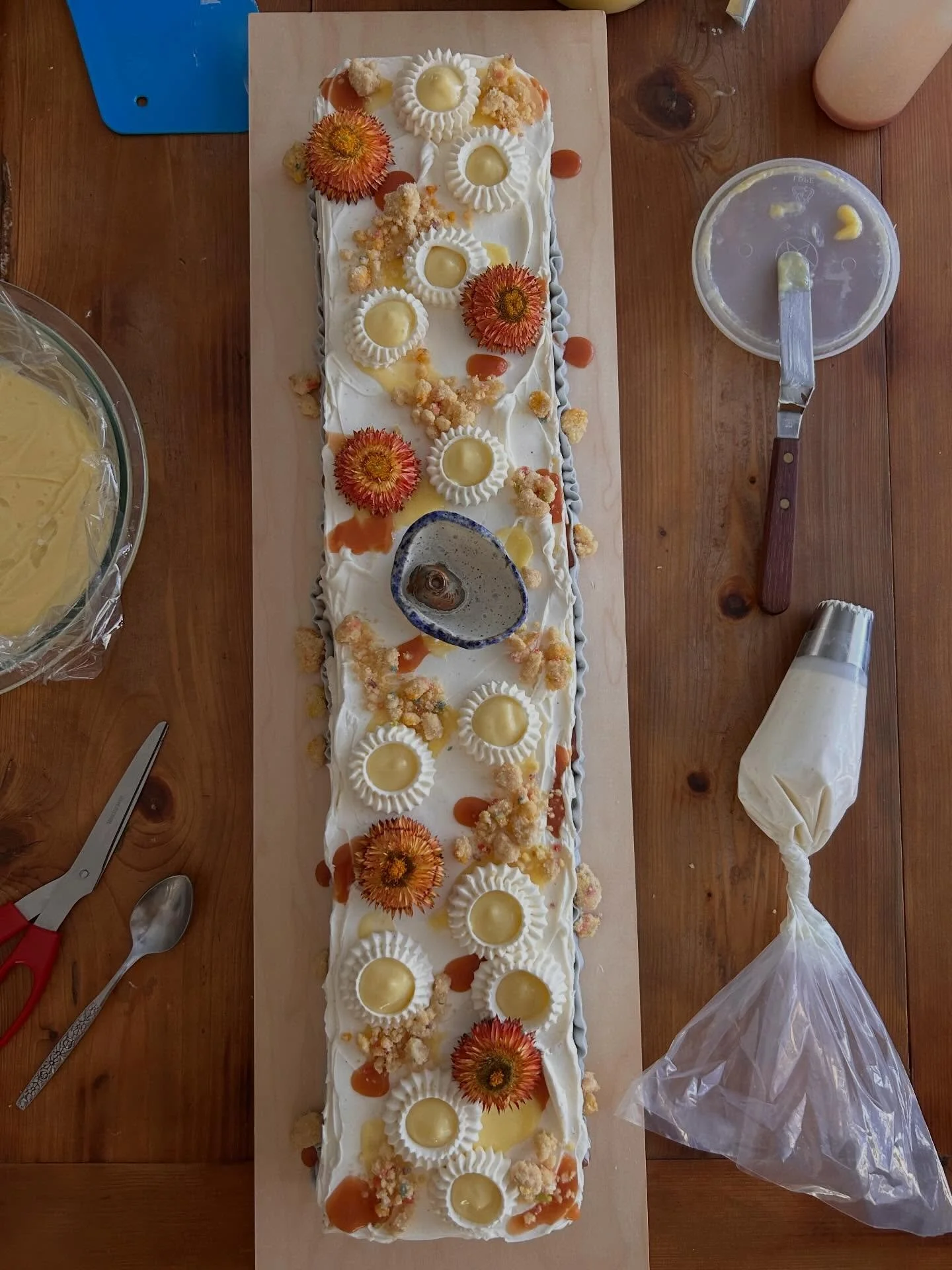 I love this long cake &amp; I especially loved making it for @smallbatchtextiles ❤️ long live long cakes!