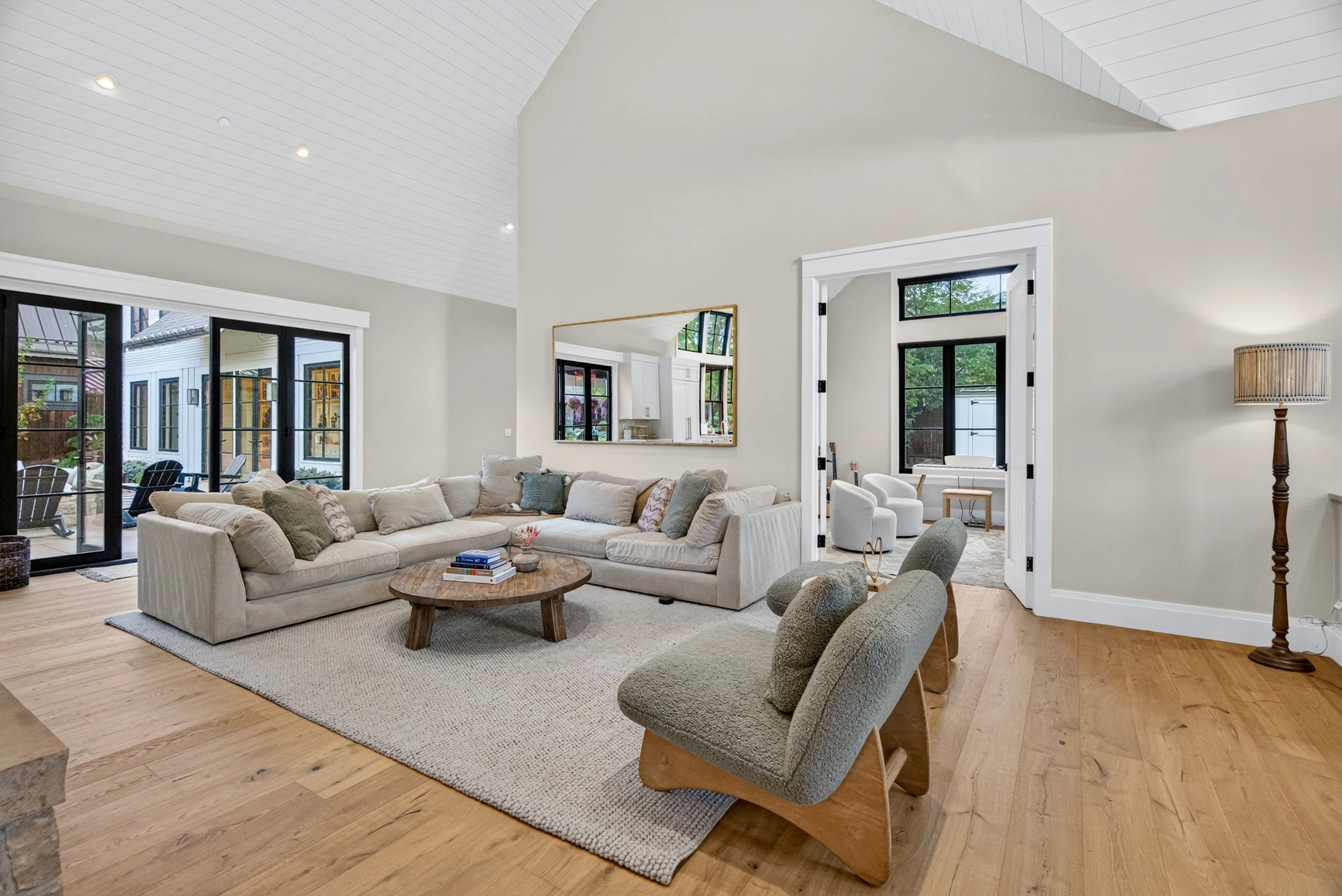 Living Room 4.jpg