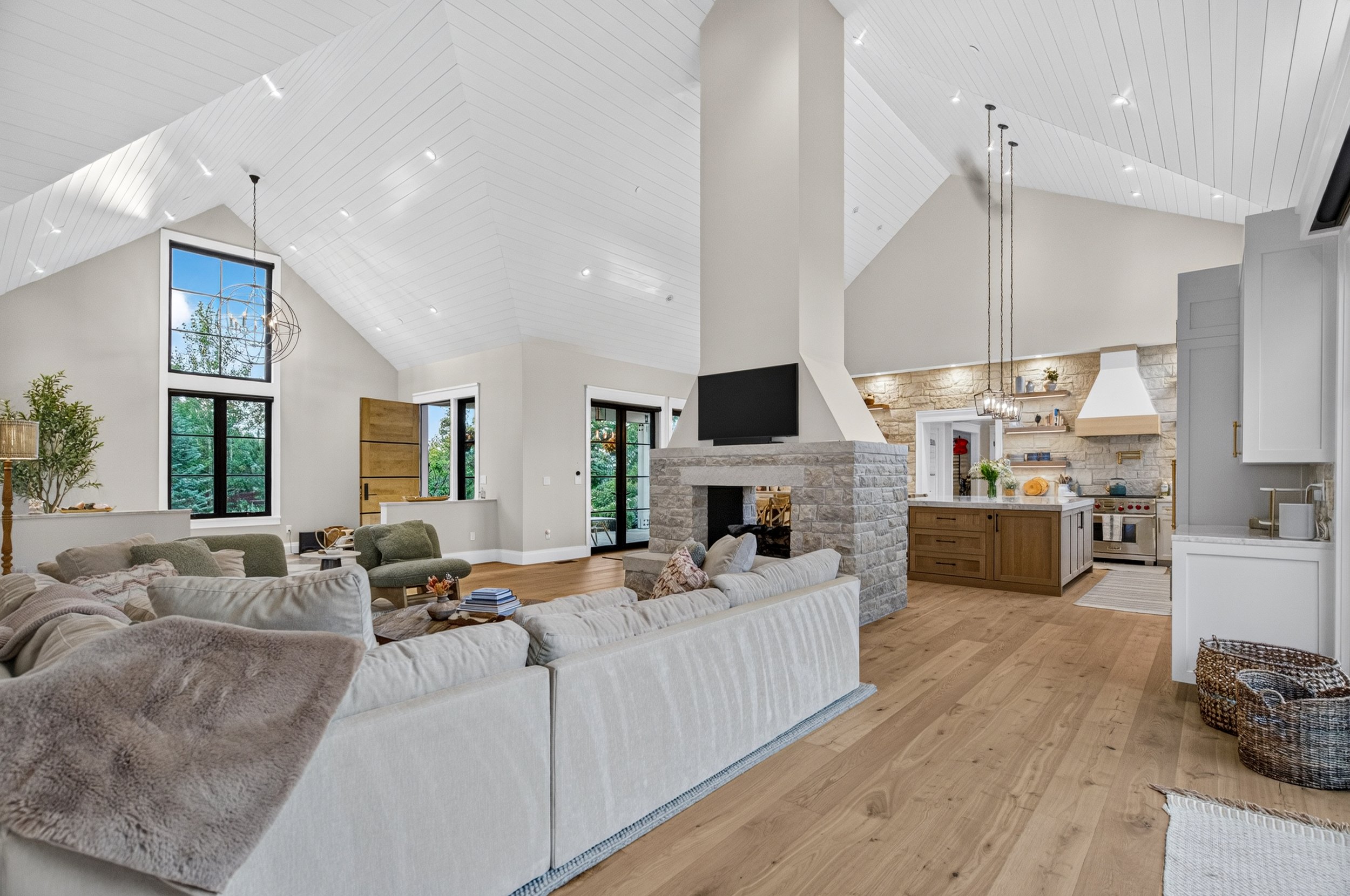 Living Room 5.jpg