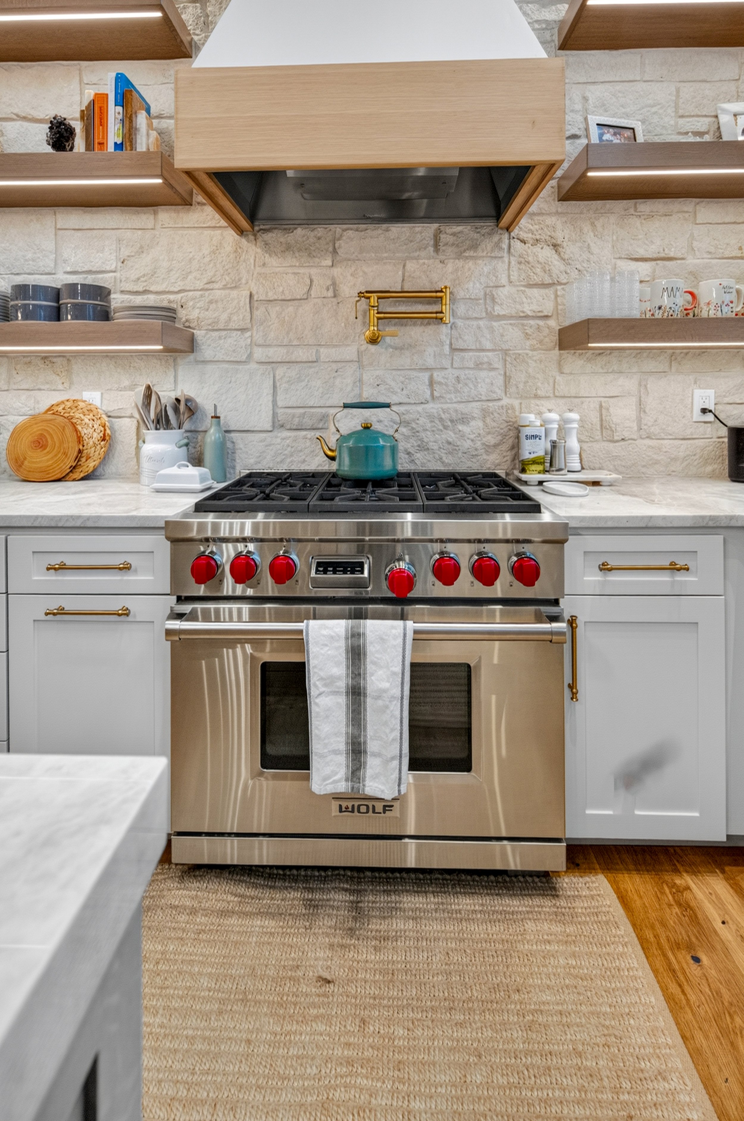 Kitchen Range Vert.jpg