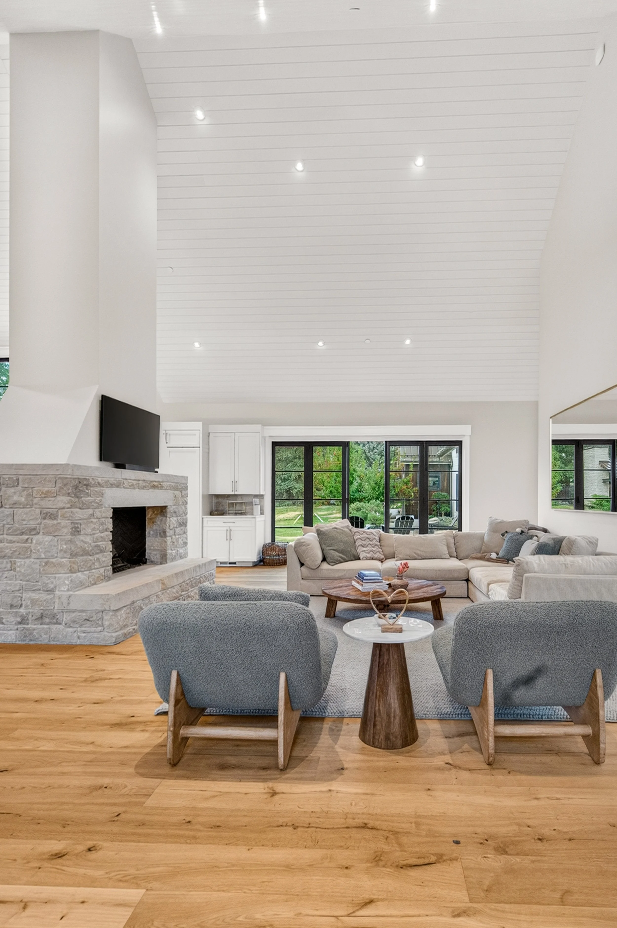 Living Room 3.jpg