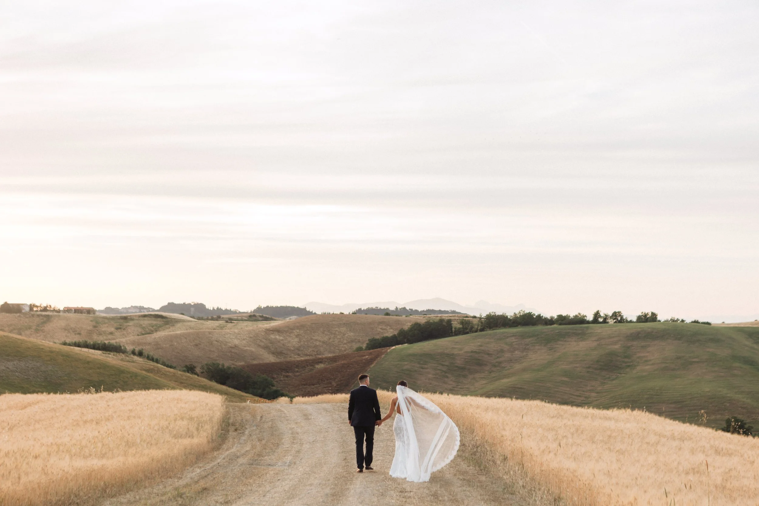Leli+Bence_0607_sneakpeek192.jpg