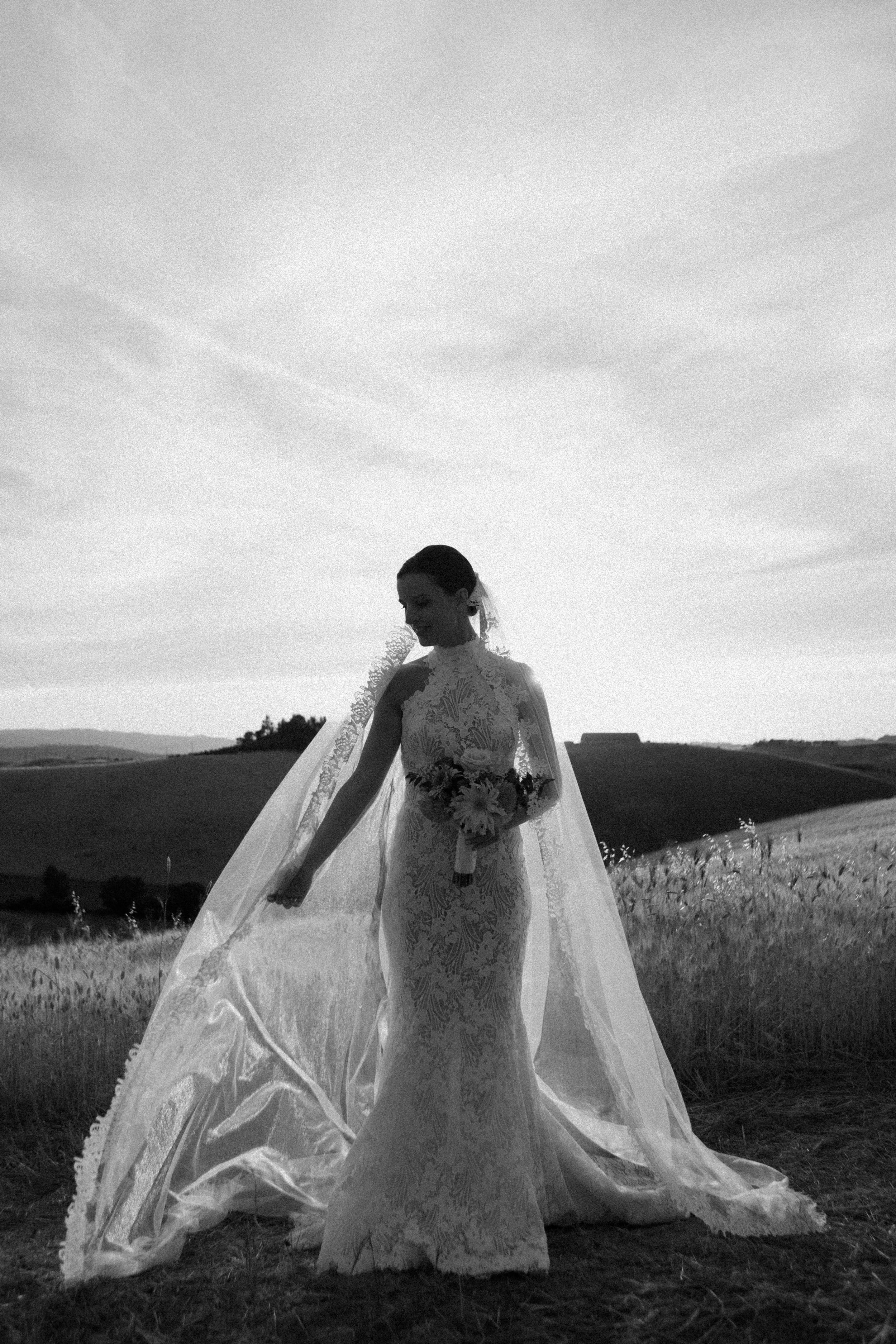 Leli+Bence_0607_sneakpeek201.jpg