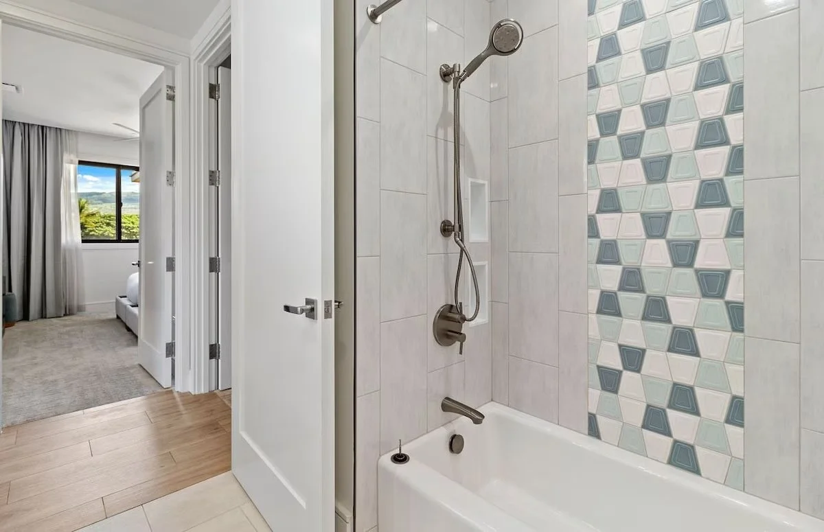 Guest Bathroom Shower/Tub area.
